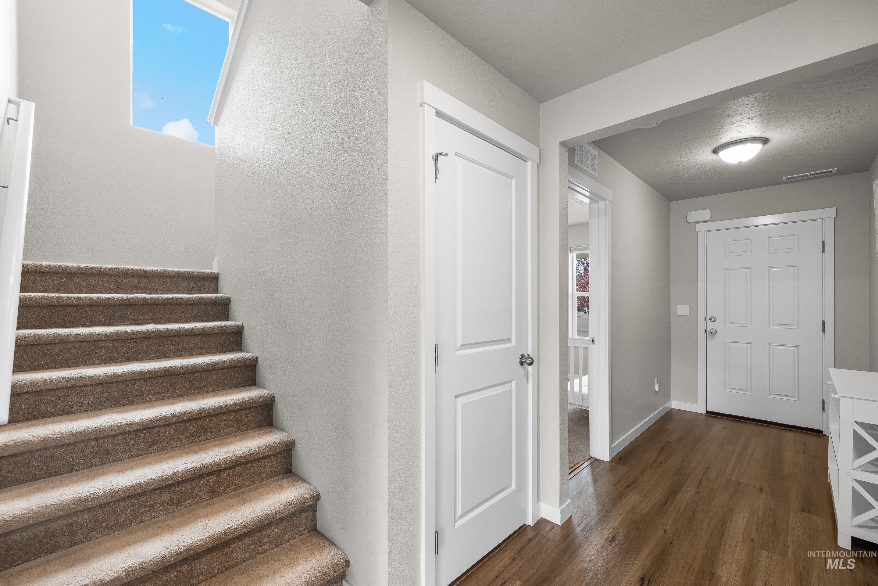 141 SW Crimson, Mountain Home, Idaho 83647, 4 Bedrooms, 3 Bathrooms, Residential For Sale, Price $450,000,MLS 98980763