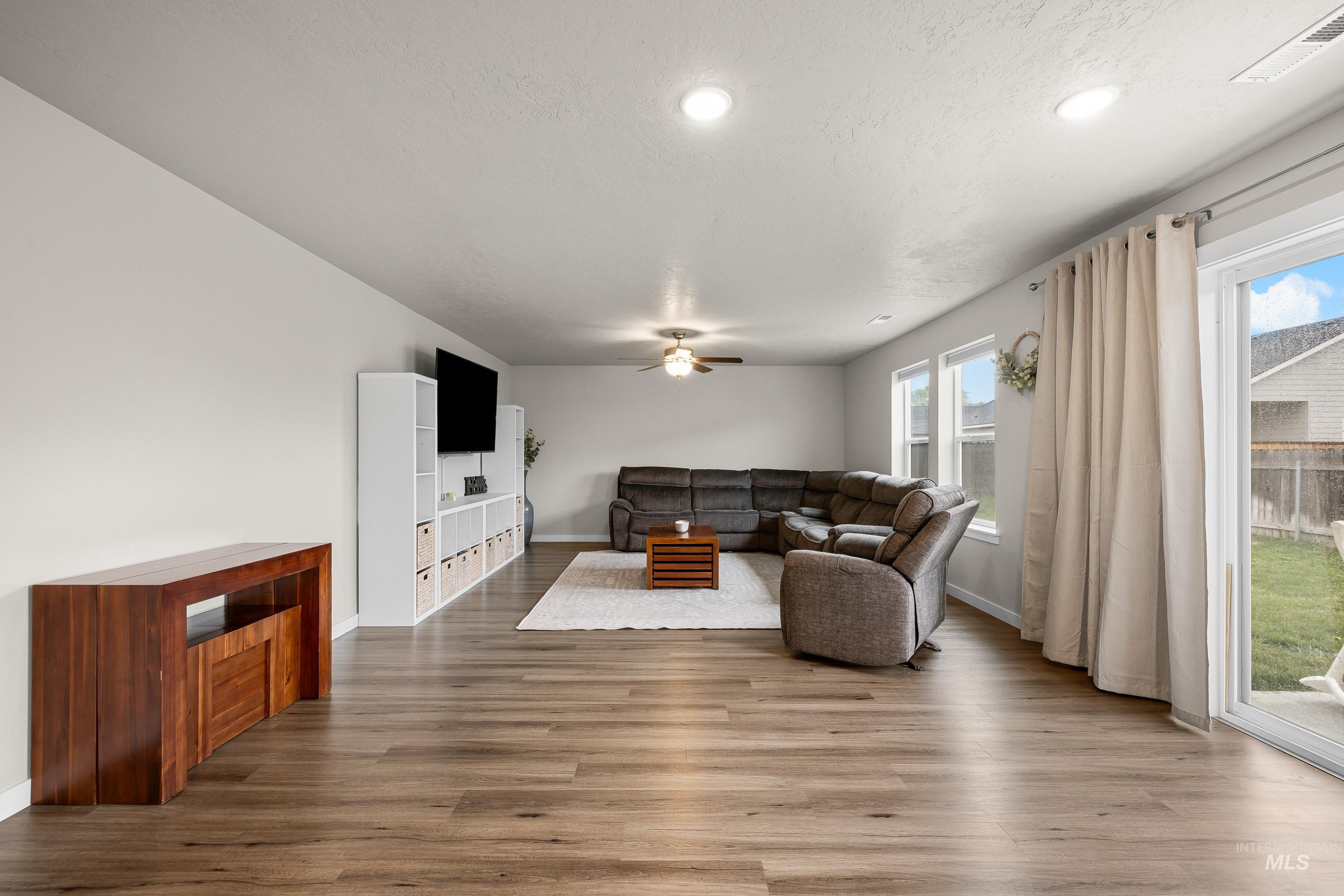 141 SW Crimson, Mountain Home, Idaho 83647, 4 Bedrooms, 3 Bathrooms, Residential For Sale, Price $450,000,MLS 98980763