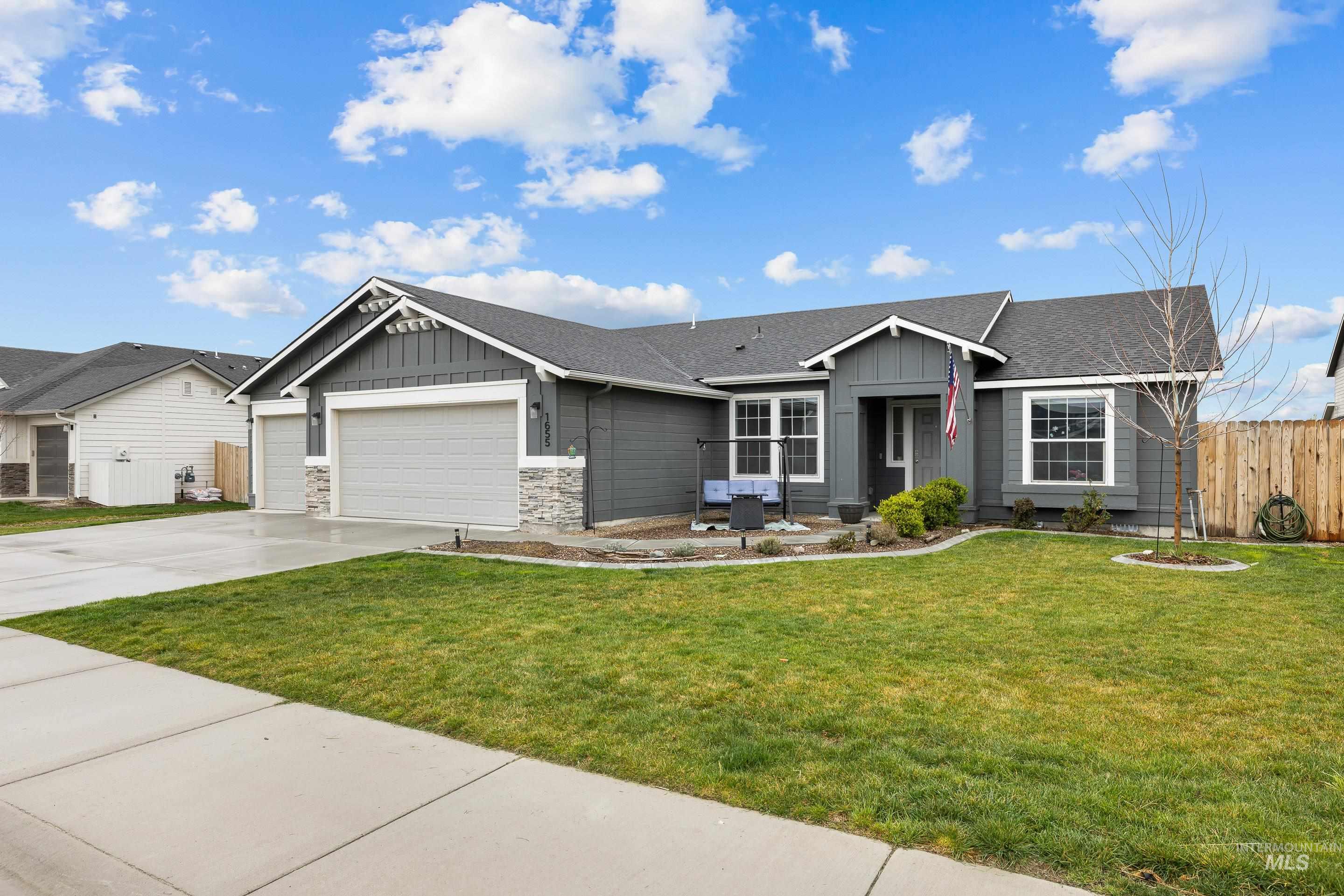 1655 SW Accipiter Pl, Mountain Home, Idaho 83647, 4 Bedrooms, 2 Bathrooms, Residential For Sale, Price $380,000,MLS 98980764