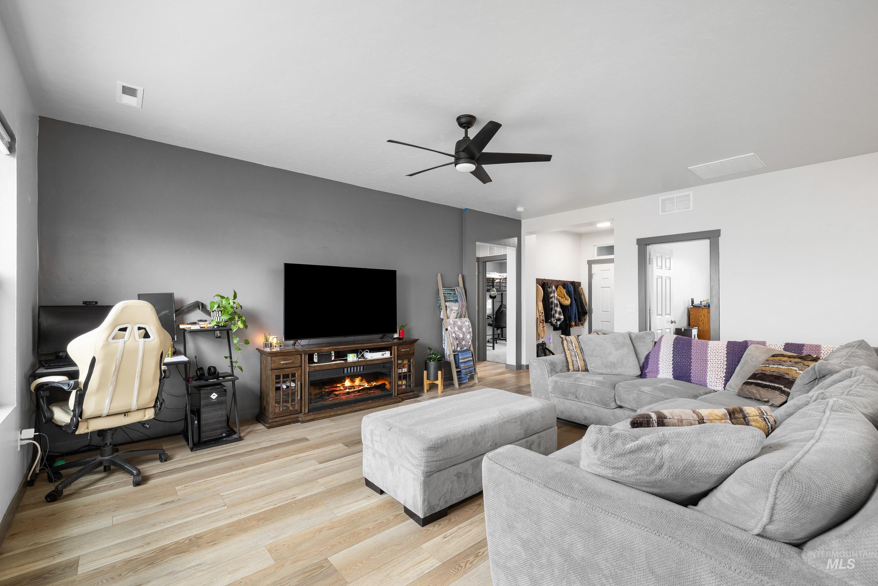 1655 SW Accipiter Pl, Mountain Home, Idaho 83647, 4 Bedrooms, 2 Bathrooms, Residential For Sale, Price $380,000,MLS 98980764