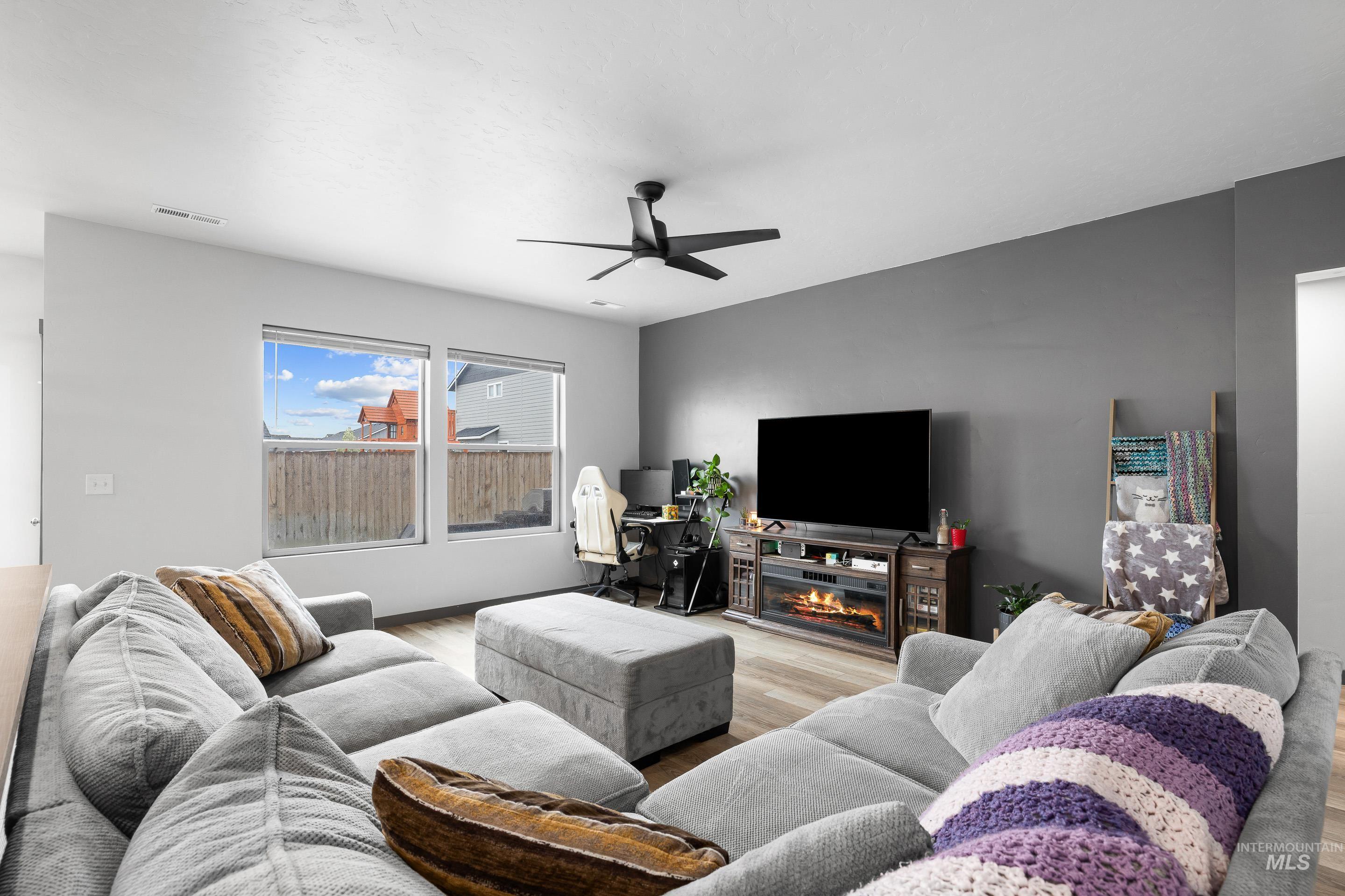 1655 SW Accipiter Pl, Mountain Home, Idaho 83647, 4 Bedrooms, 2 Bathrooms, Residential For Sale, Price $380,000,MLS 98980764