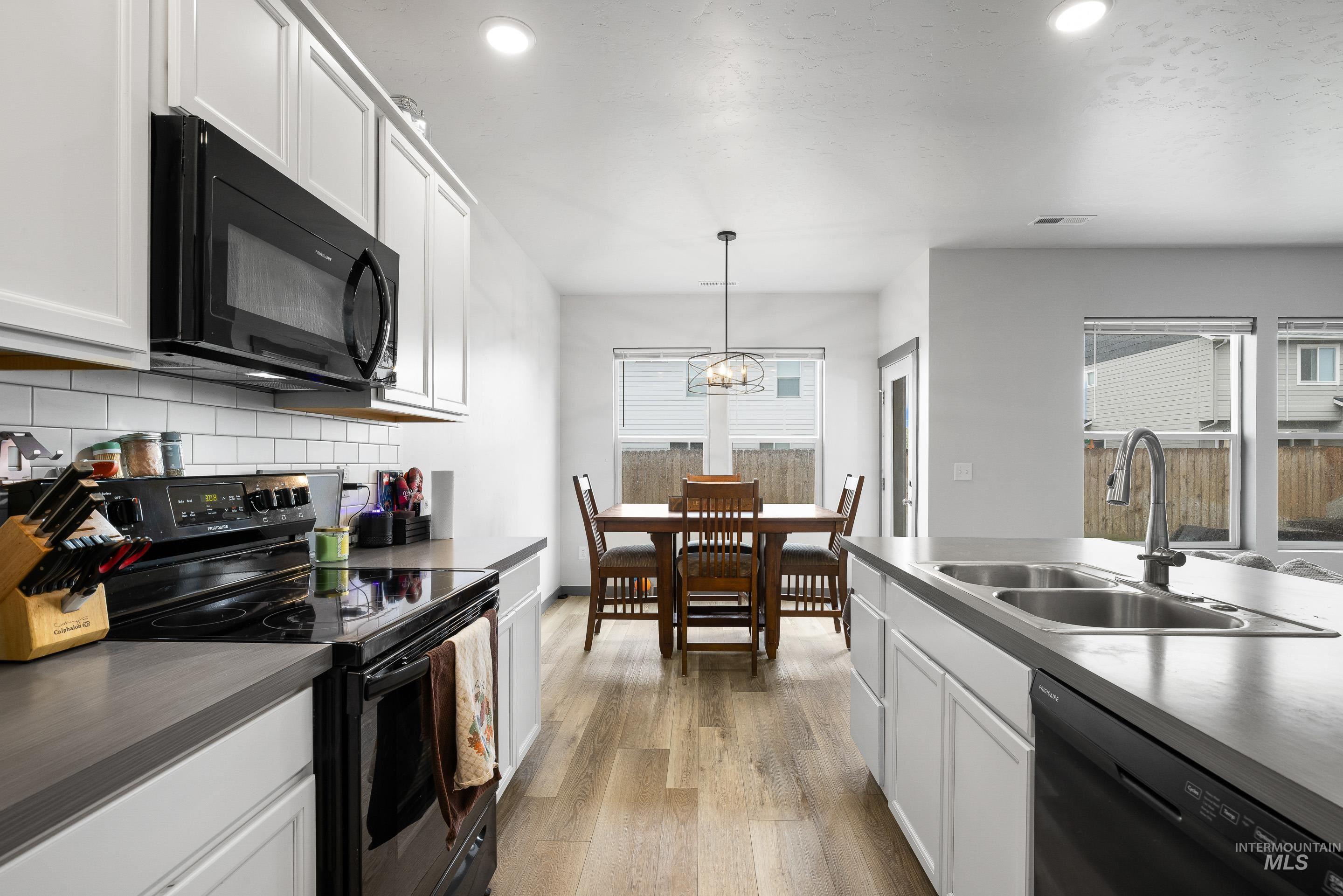 1655 SW Accipiter Pl, Mountain Home, Idaho 83647, 4 Bedrooms, 2 Bathrooms, Residential For Sale, Price $380,000,MLS 98980764