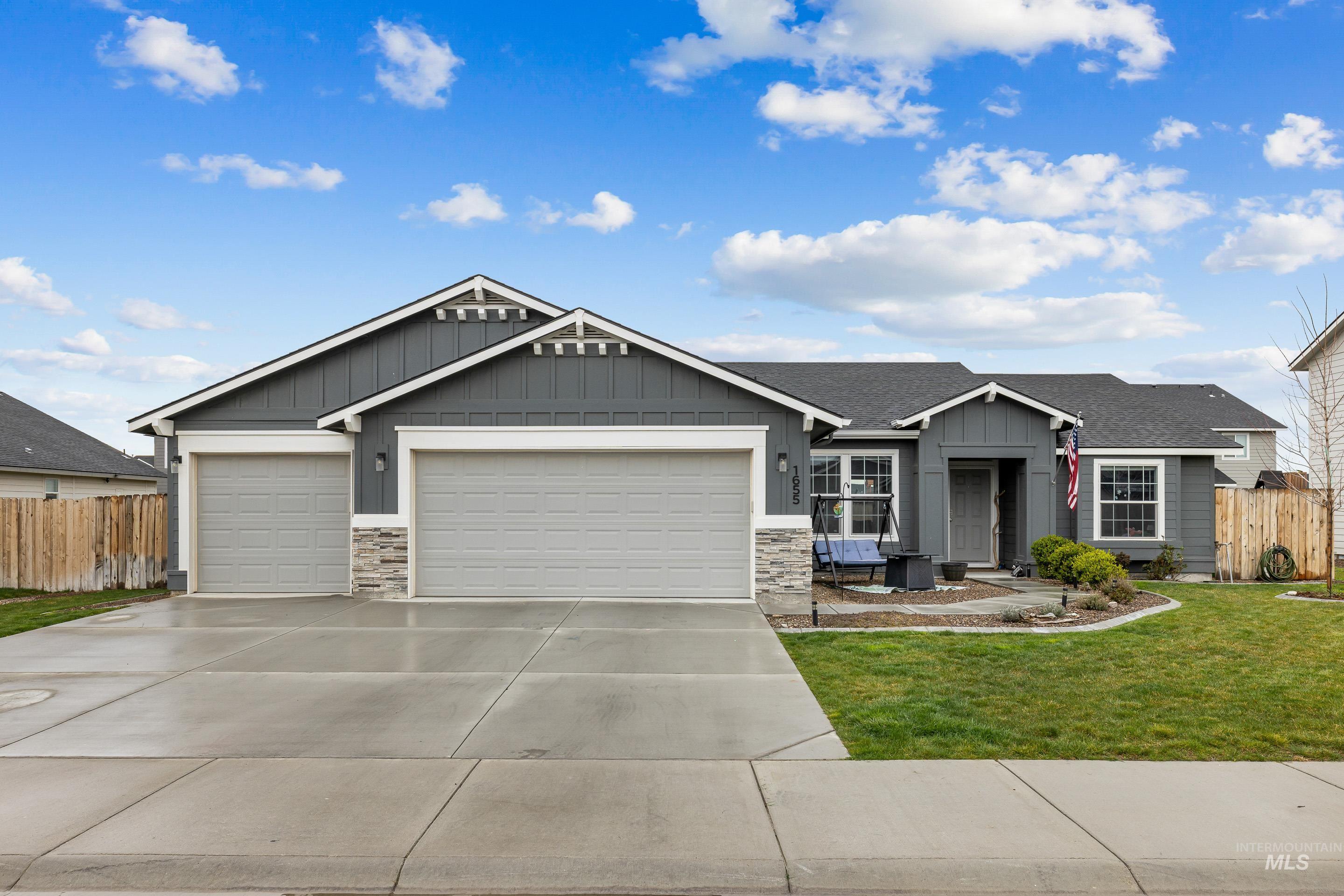 1655 SW Accipiter Pl, Mountain Home, Idaho 83647, 4 Bedrooms, 2 Bathrooms, Residential For Sale, Price $380,000,MLS 98980764
