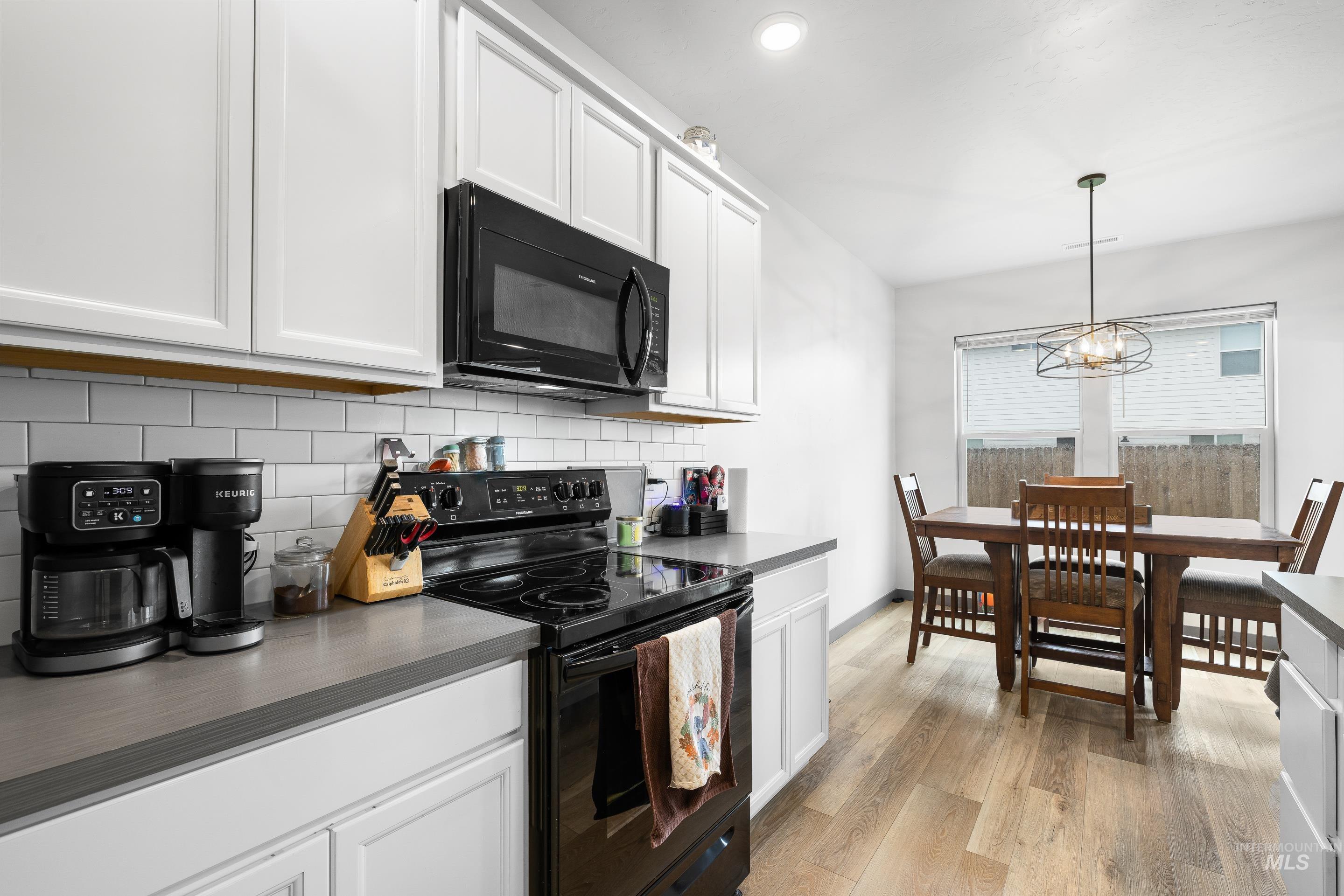 1655 SW Accipiter Pl, Mountain Home, Idaho 83647, 4 Bedrooms, 2 Bathrooms, Residential For Sale, Price $380,000,MLS 98980764