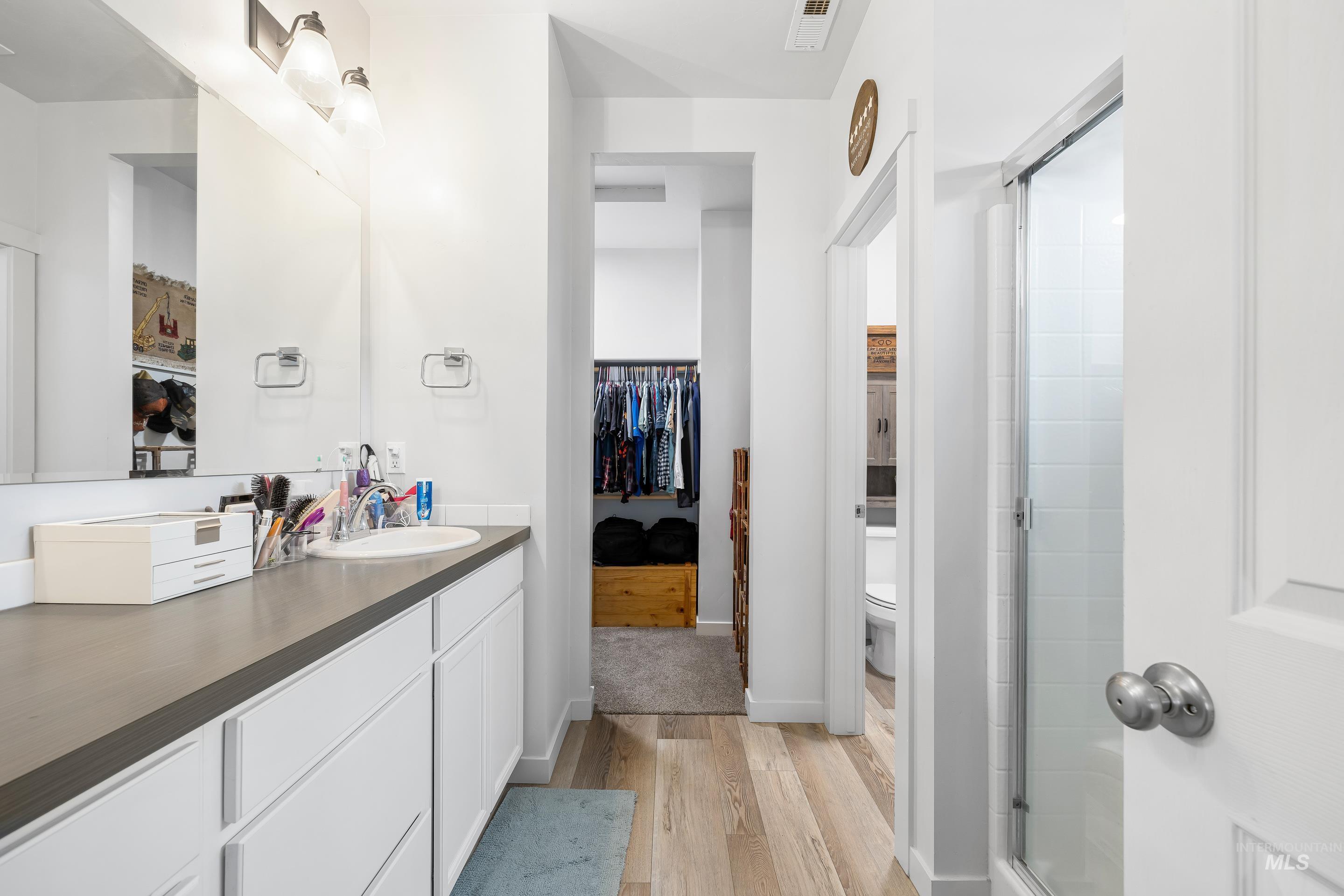 1655 SW Accipiter Pl, Mountain Home, Idaho 83647, 4 Bedrooms, 2 Bathrooms, Residential For Sale, Price $380,000,MLS 98980764