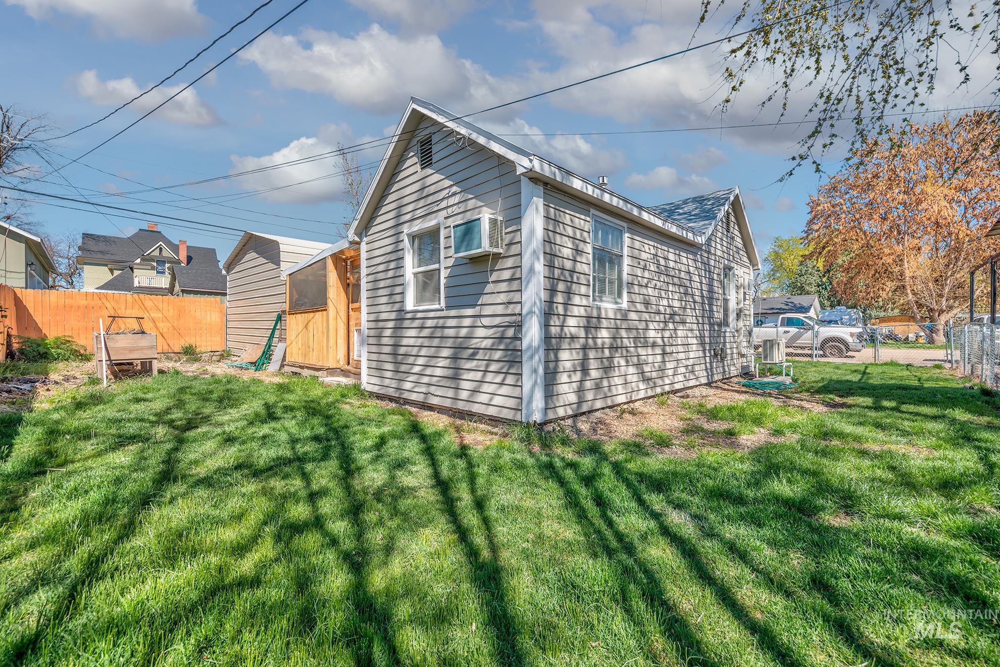 331 E 4th St, Weiser, Idaho 83672, 1 Bedroom, 1 Bathroom, Residential For Sale, Price $179,900, 98980768