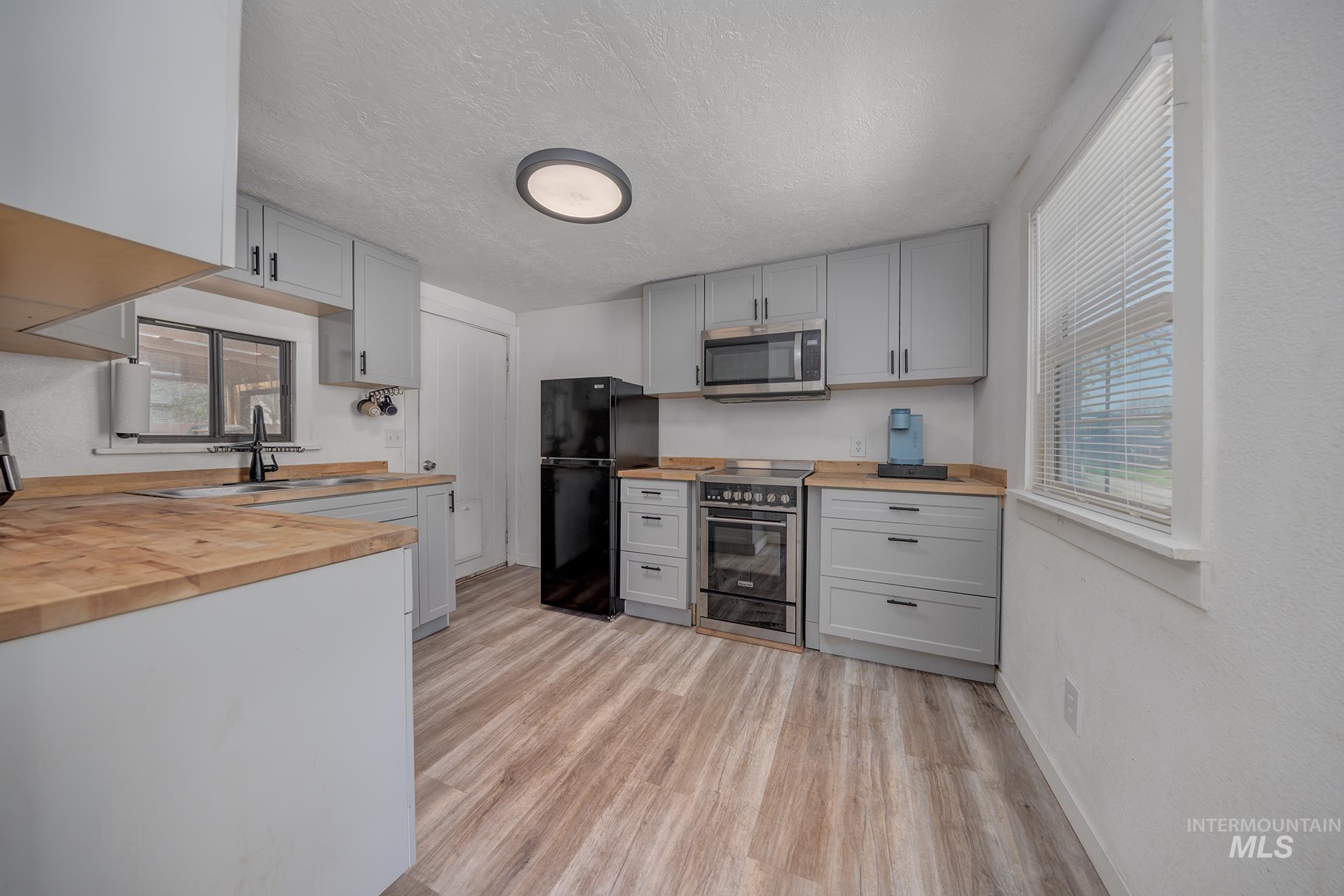 331 E 4th St, Weiser, Idaho 83672, 1 Bedroom, 1 Bathroom, Residential For Sale, Price $179,900, 98980768