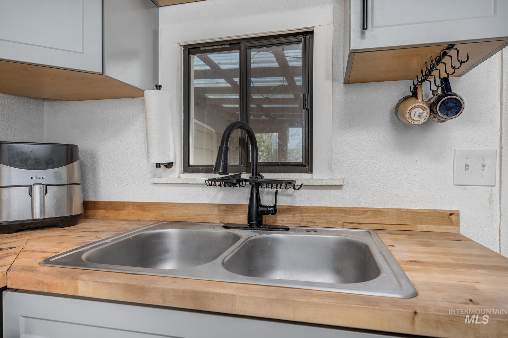 331 E 4th St, Weiser, Idaho 83672, 1 Bedroom, 1 Bathroom, Residential For Sale, Price $179,900, 98980768