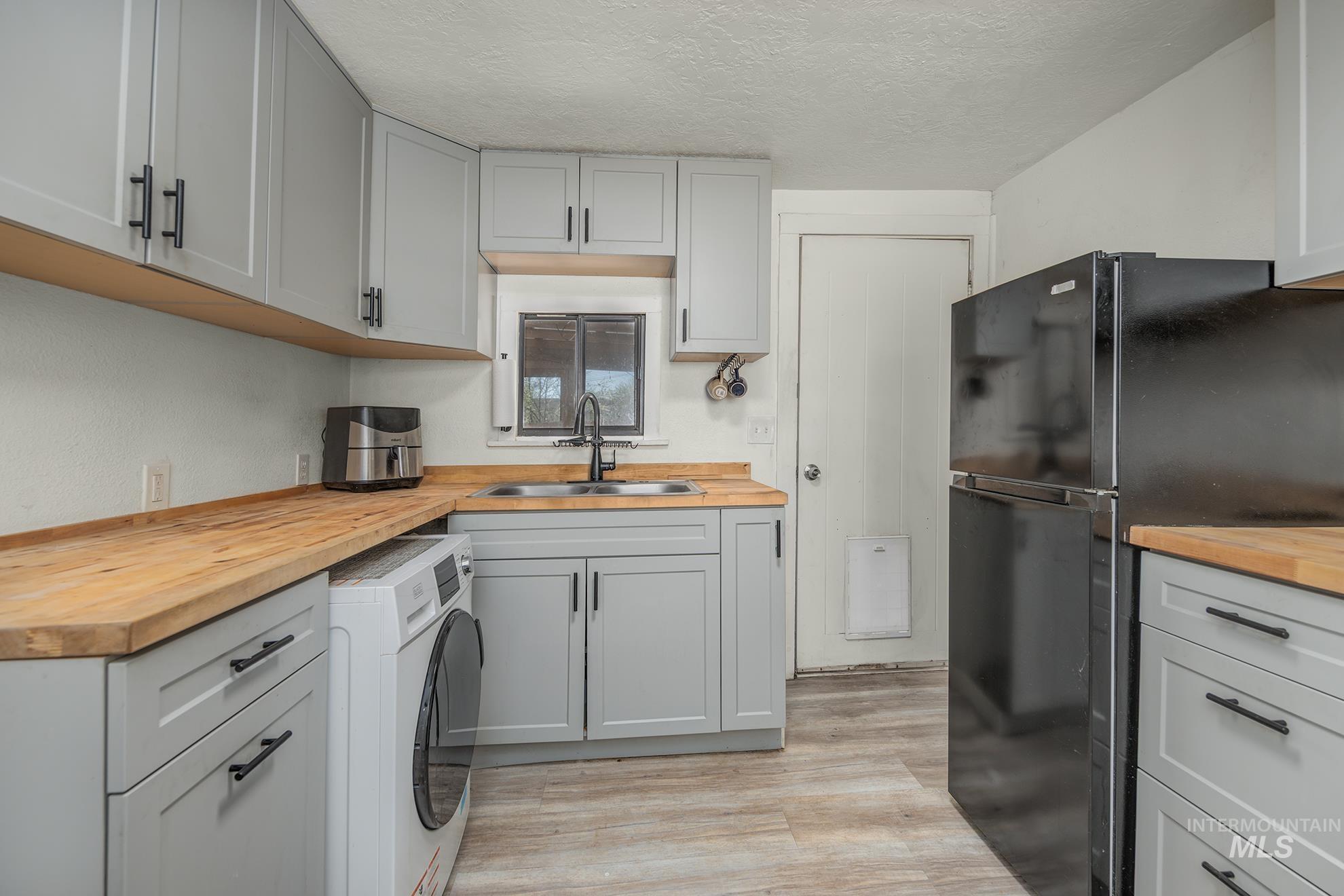 331 E 4th St, Weiser, Idaho 83672, 1 Bedroom, 1 Bathroom, Residential For Sale, Price $179,900, 98980768