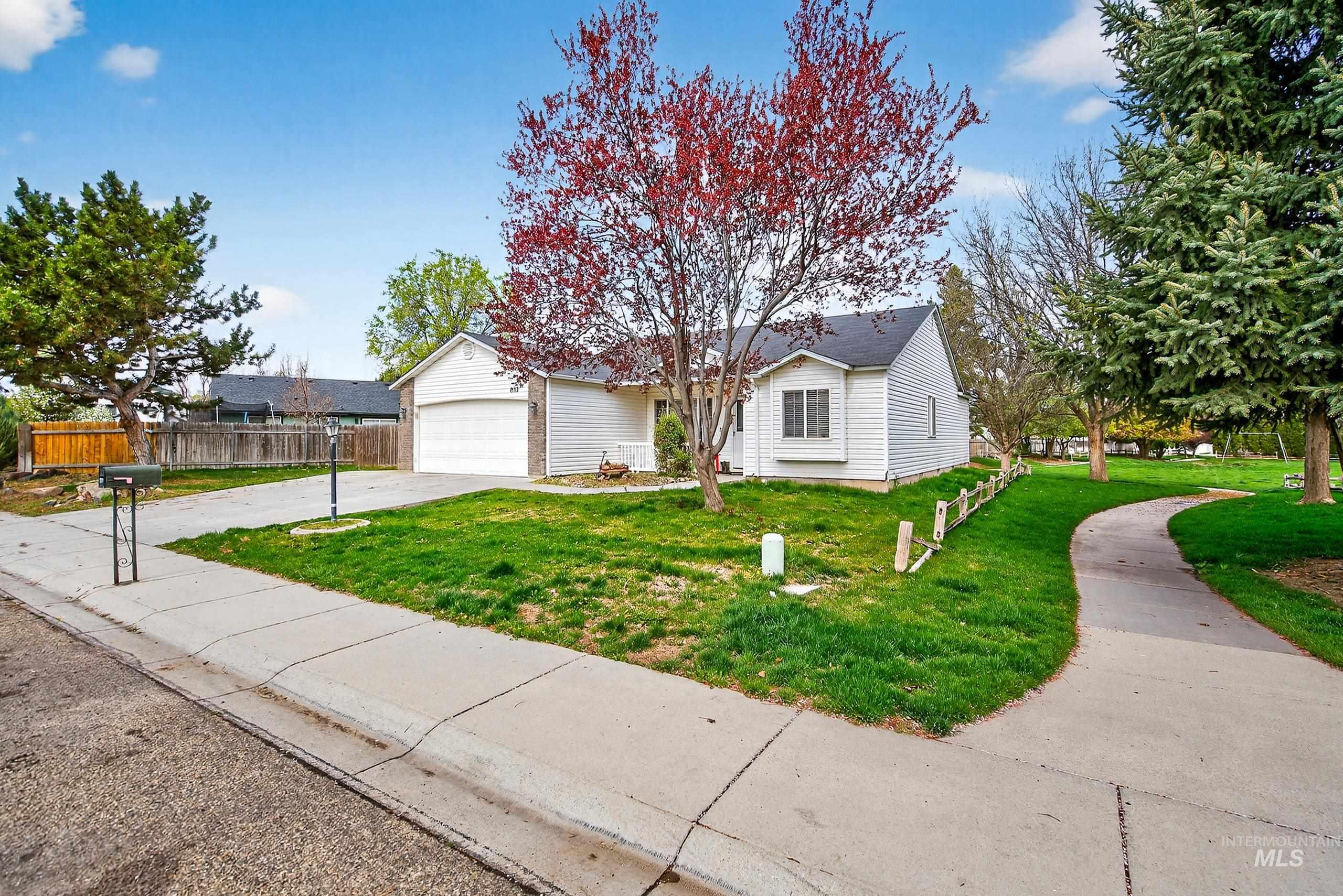802 Bradford Ct., Caldwell, Idaho 83605, 5 Bedrooms, 2 Bathrooms, Residential For Sale, Price $339,900,MLS 98980772