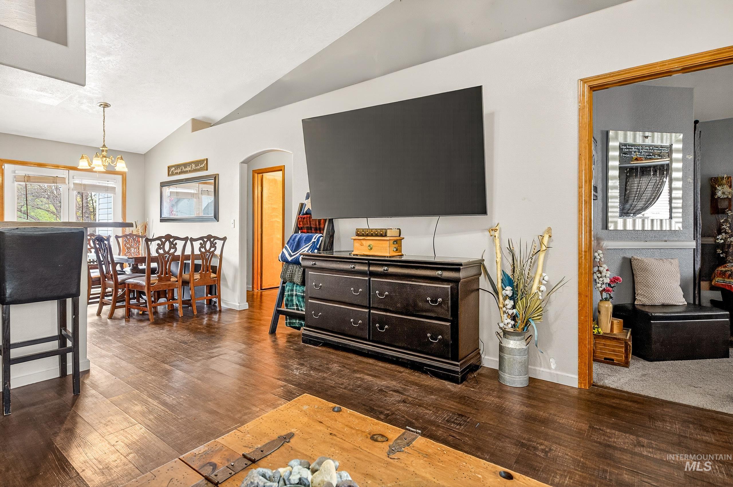 802 Bradford Ct., Caldwell, Idaho 83605, 5 Bedrooms, 2 Bathrooms, Residential For Sale, Price $339,900,MLS 98980772