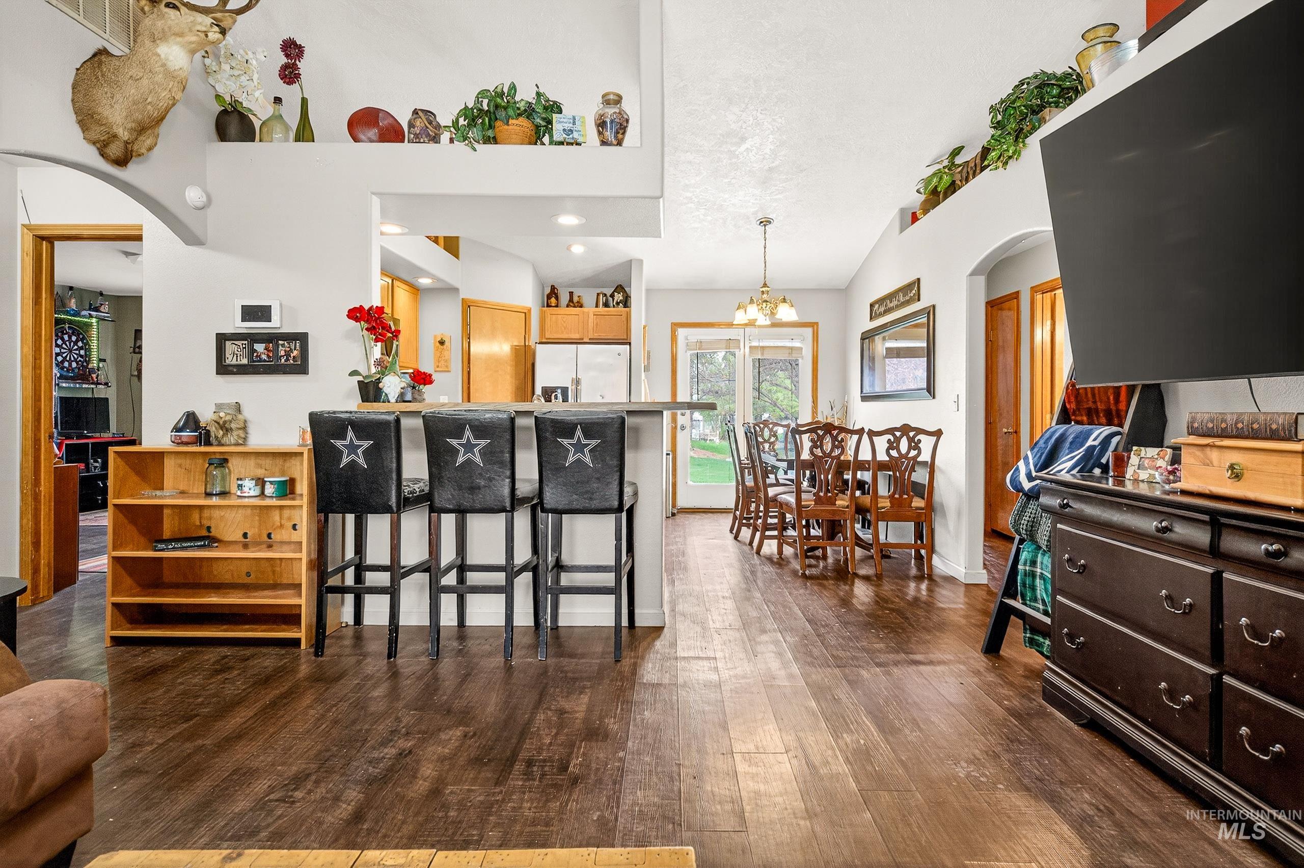 802 Bradford Ct., Caldwell, Idaho 83605, 5 Bedrooms, 2 Bathrooms, Residential For Sale, Price $339,900,MLS 98980772