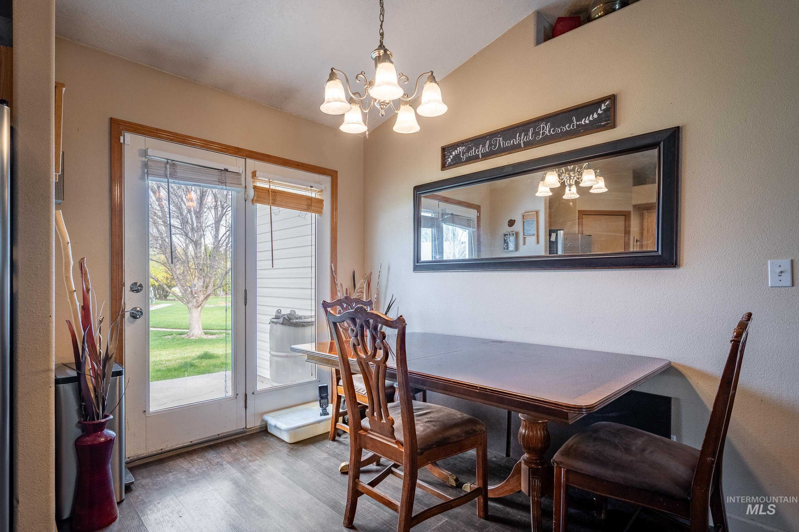 802 Bradford Ct., Caldwell, Idaho 83605, 5 Bedrooms, 2 Bathrooms, Residential For Sale, Price $339,900,MLS 98980772