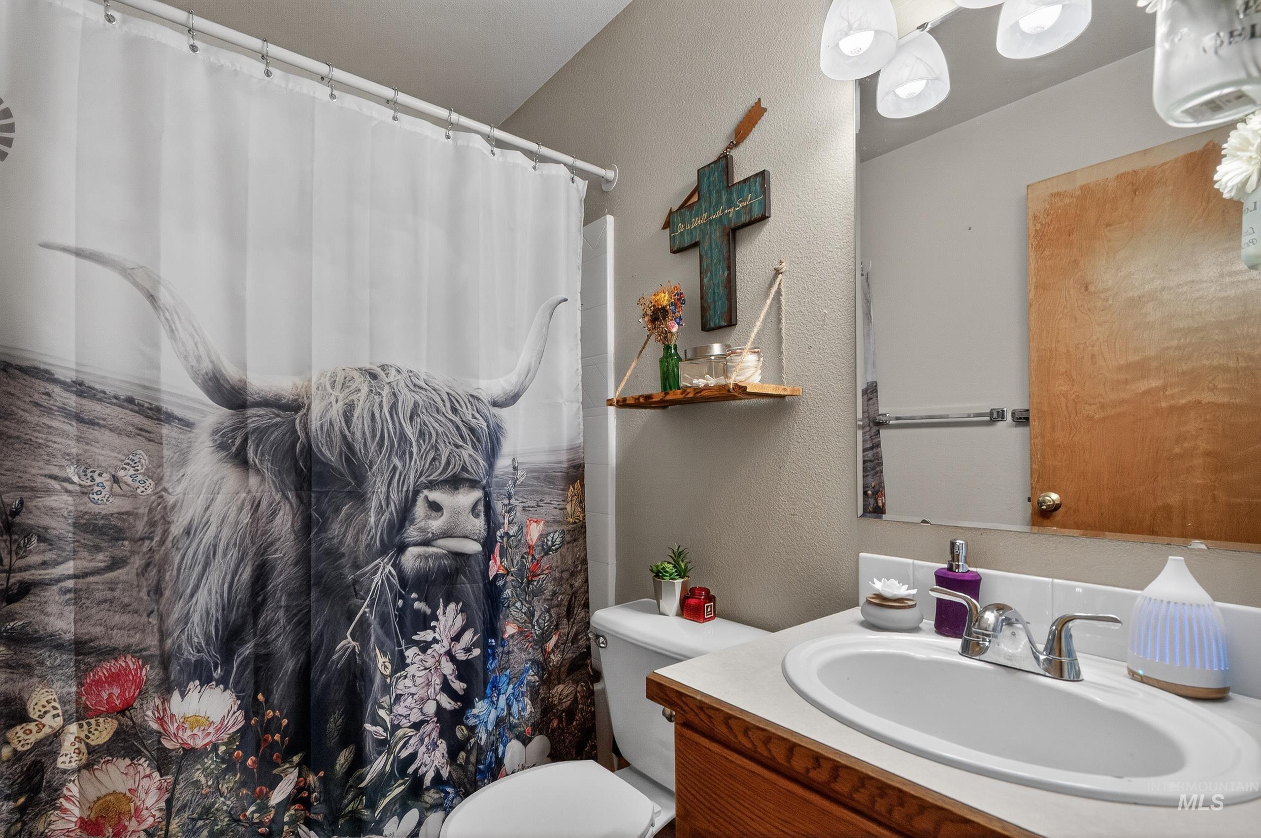 802 Bradford Ct., Caldwell, Idaho 83605, 5 Bedrooms, 2 Bathrooms, Residential For Sale, Price $339,900,MLS 98980772