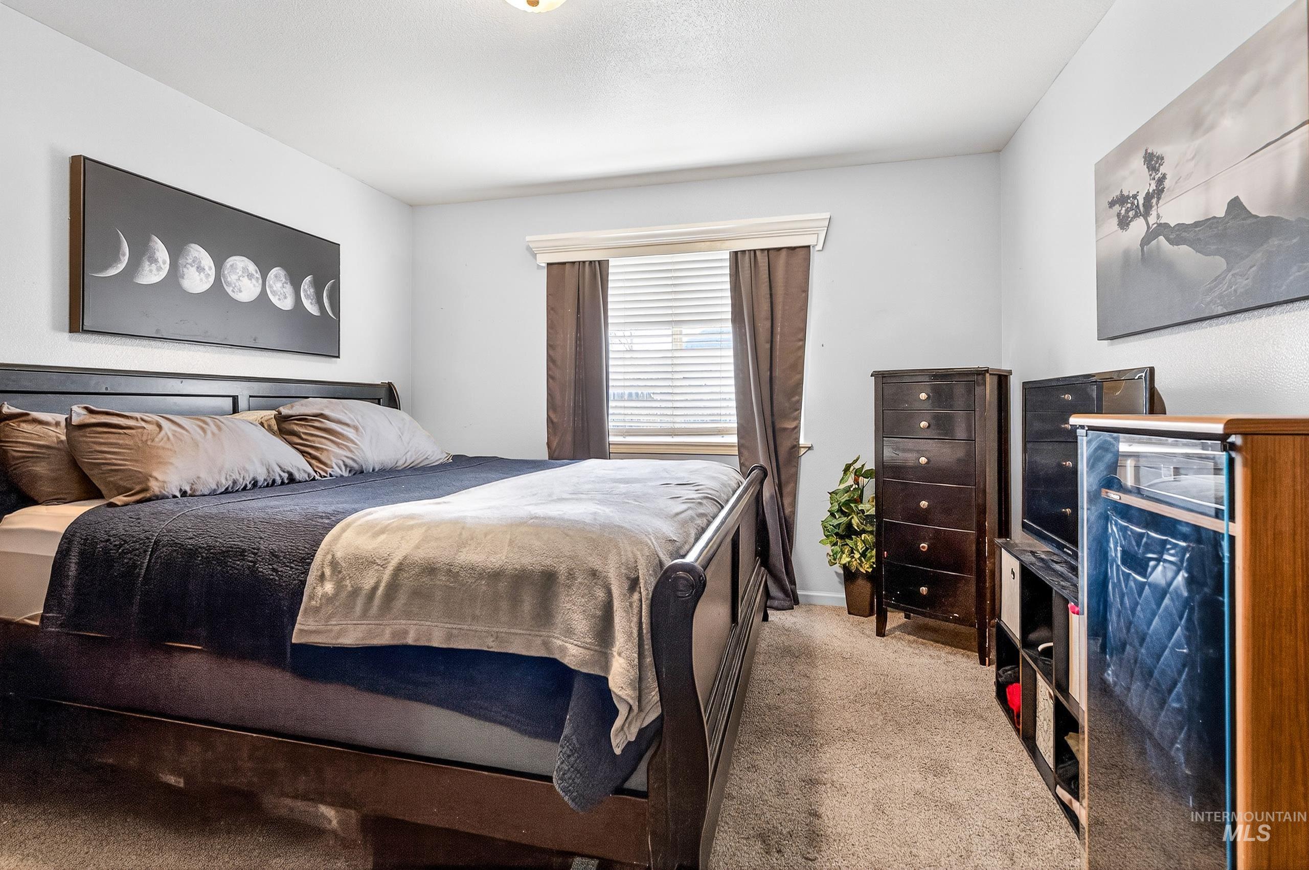 802 Bradford Ct., Caldwell, Idaho 83605, 5 Bedrooms, 2 Bathrooms, Residential For Sale, Price $339,900,MLS 98980772