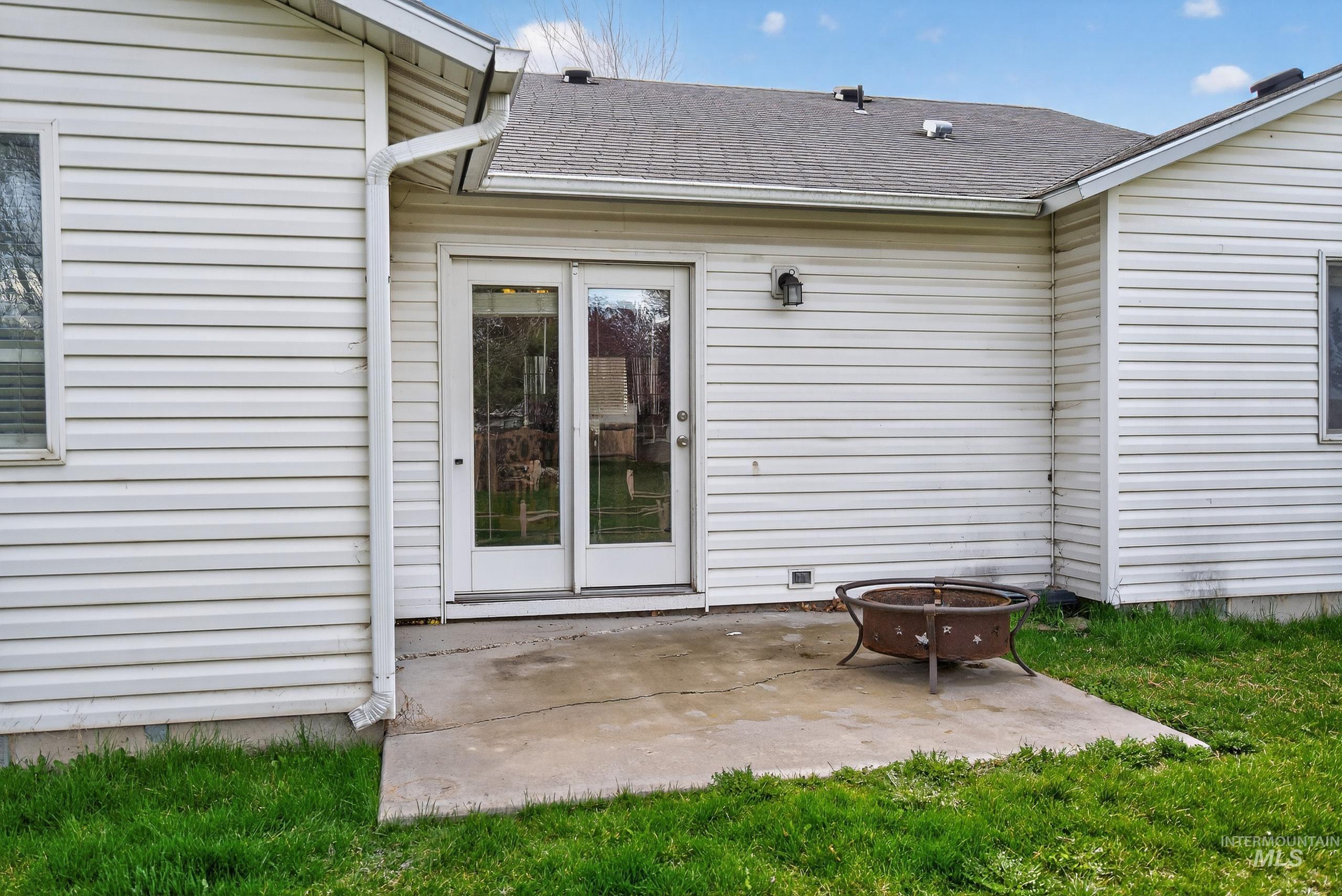 802 Bradford Ct., Caldwell, Idaho 83605, 5 Bedrooms, 2 Bathrooms, Residential For Sale, Price $339,900,MLS 98980772