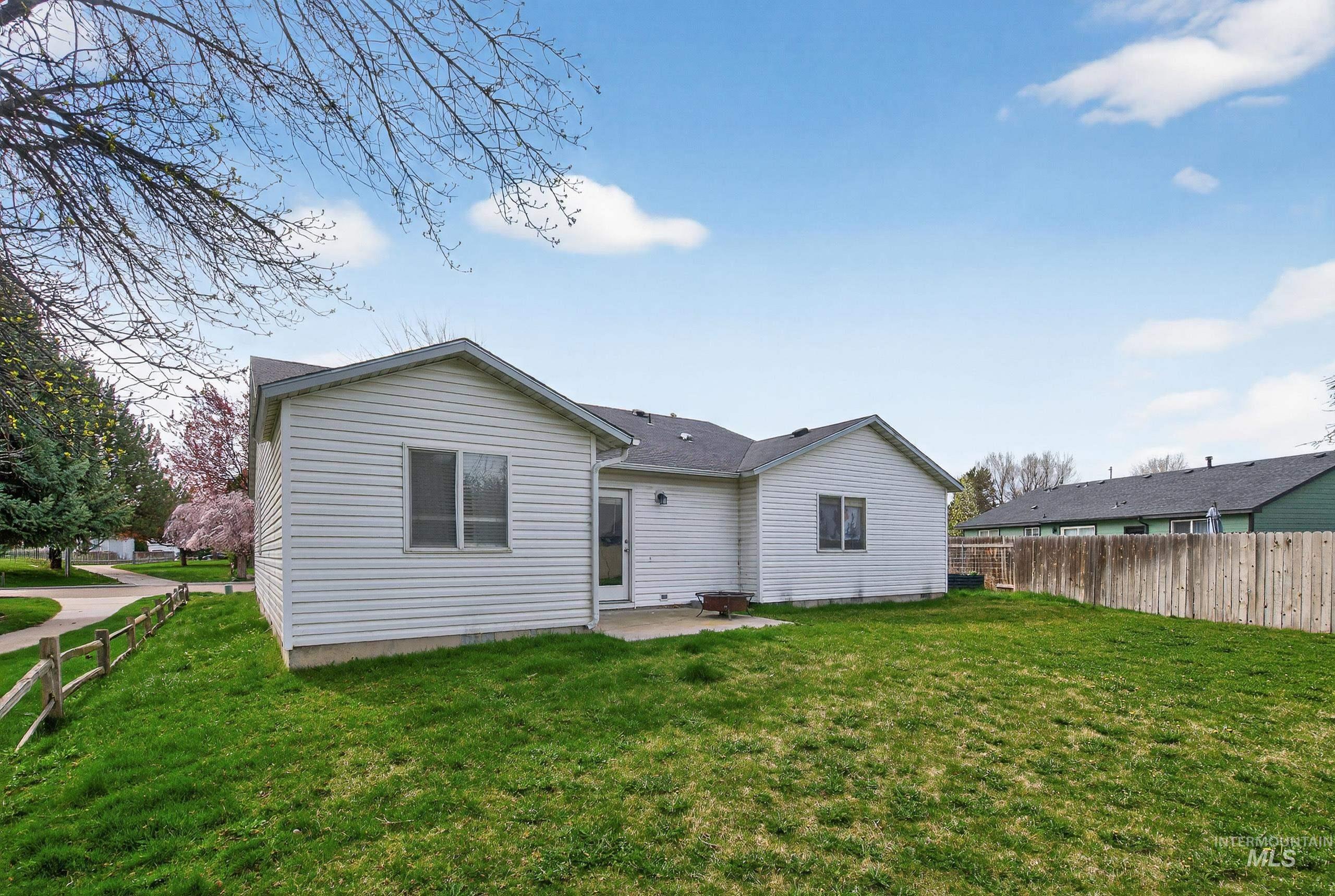 802 Bradford Ct., Caldwell, Idaho 83605, 5 Bedrooms, 2 Bathrooms, Residential For Sale, Price $339,900,MLS 98980772