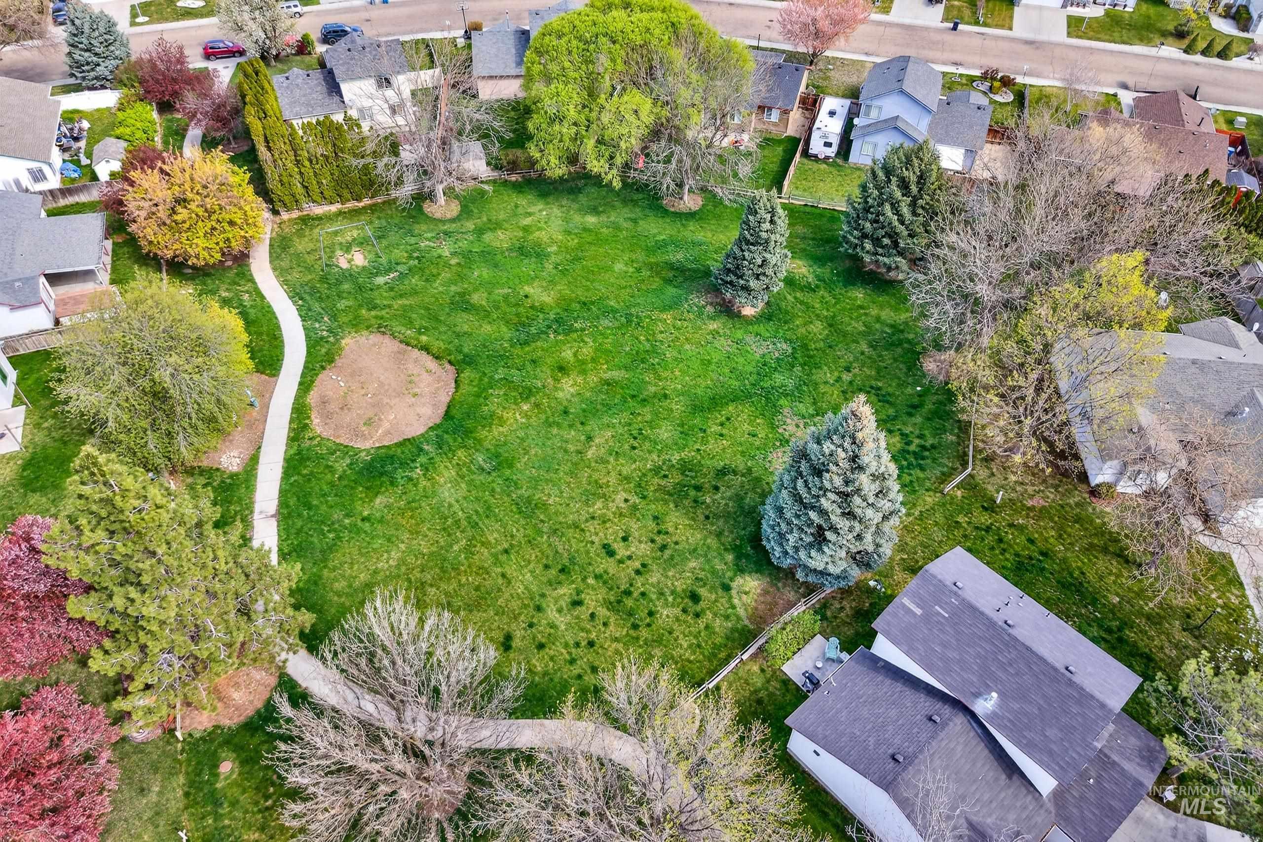 802 Bradford Ct., Caldwell, Idaho 83605, 5 Bedrooms, 2 Bathrooms, Residential For Sale, Price $339,900,MLS 98980772