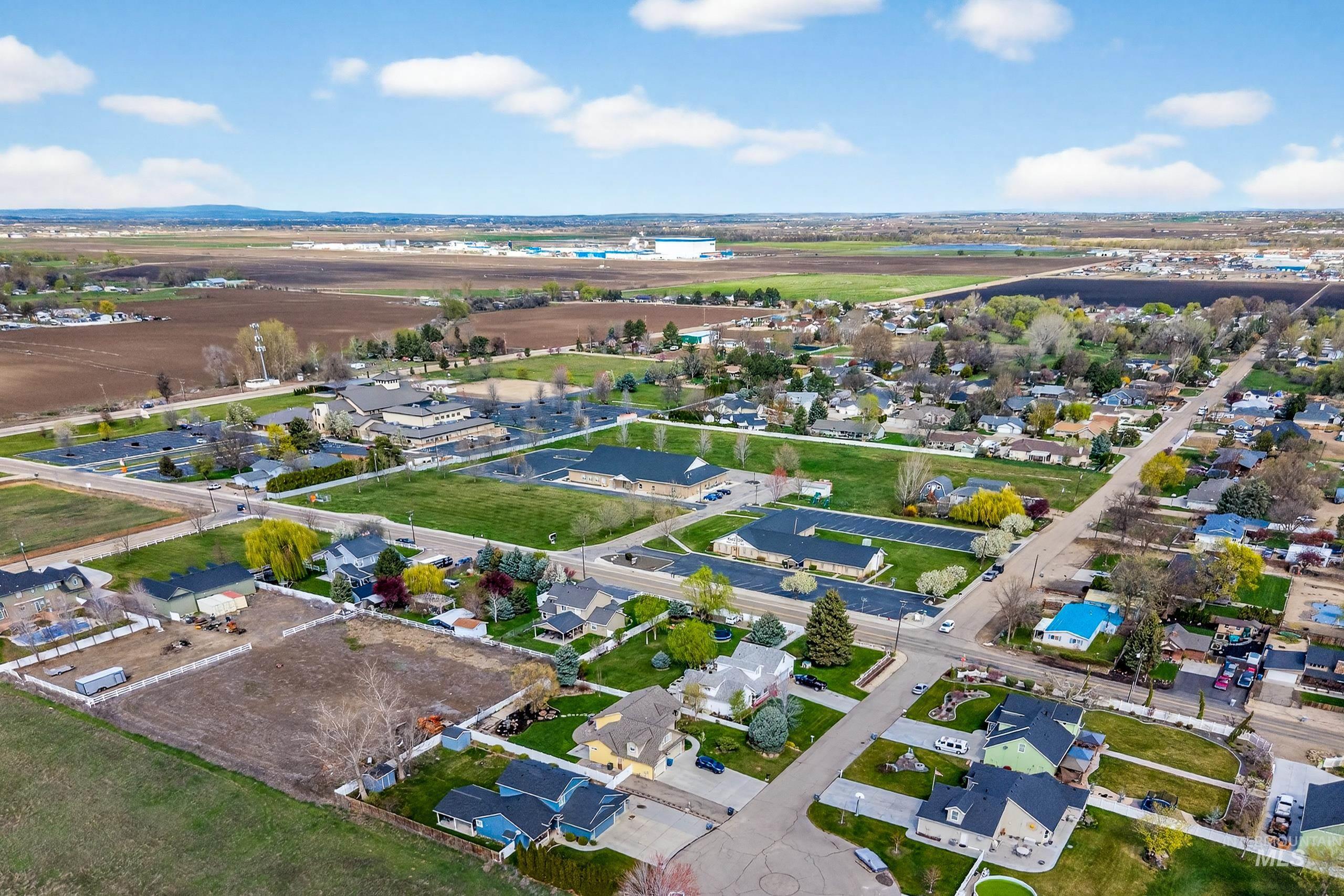 802 Bradford Ct., Caldwell, Idaho 83605, 5 Bedrooms, 2 Bathrooms, Residential For Sale, Price $339,900,MLS 98980772