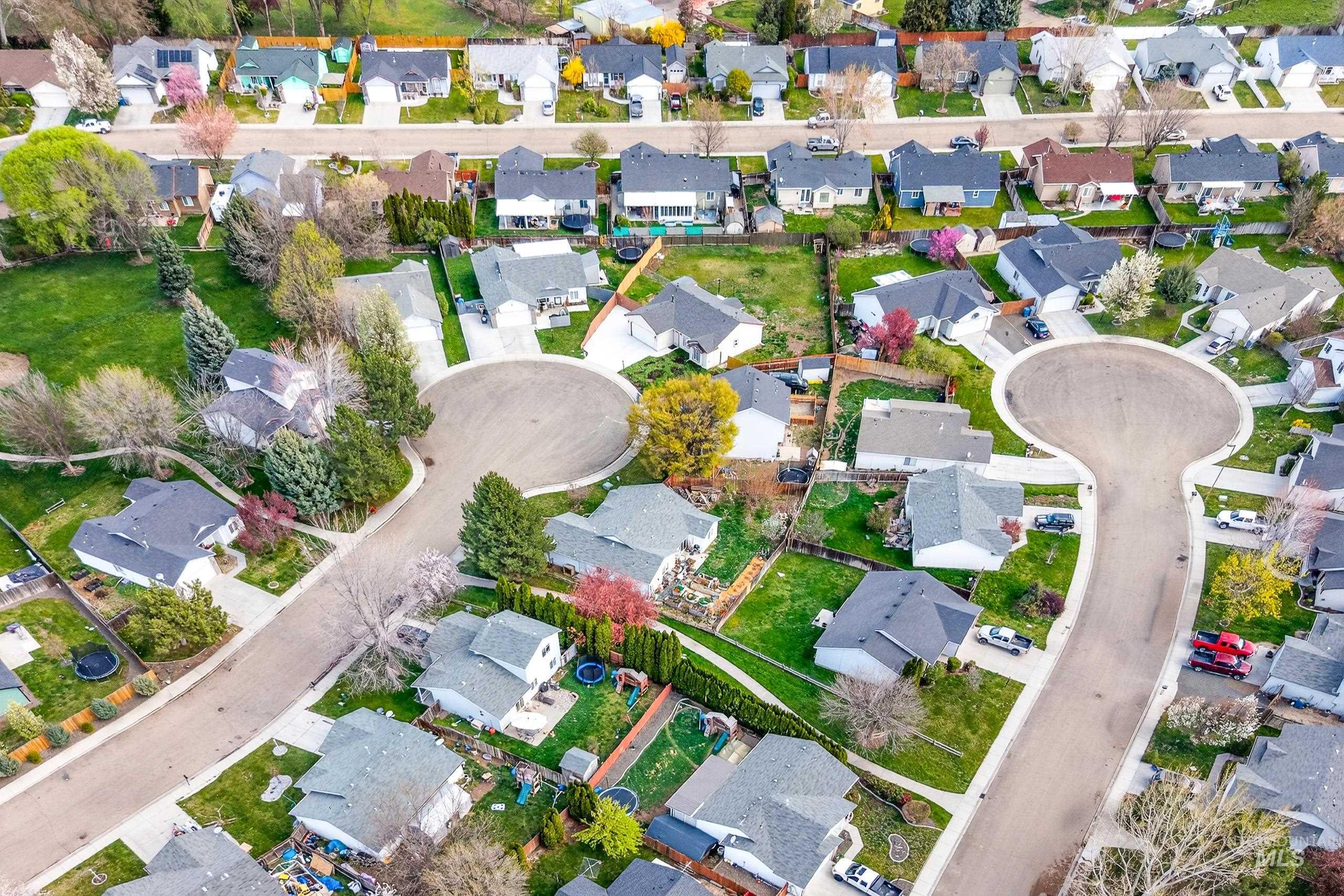 802 Bradford Ct., Caldwell, Idaho 83605, 5 Bedrooms, 2 Bathrooms, Residential For Sale, Price $339,900,MLS 98980772