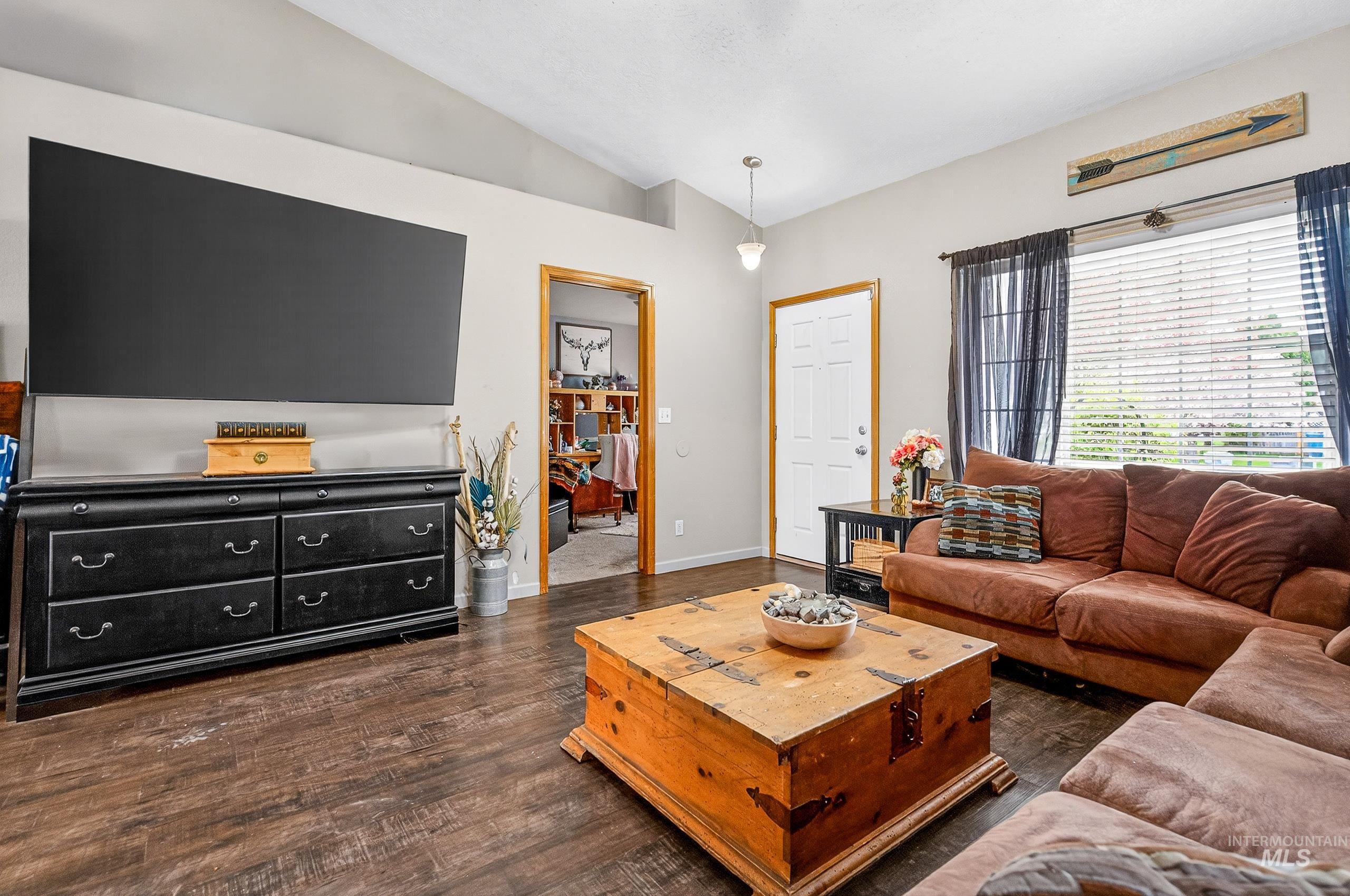 802 Bradford Ct., Caldwell, Idaho 83605, 5 Bedrooms, 2 Bathrooms, Residential For Sale, Price $339,900,MLS 98980772