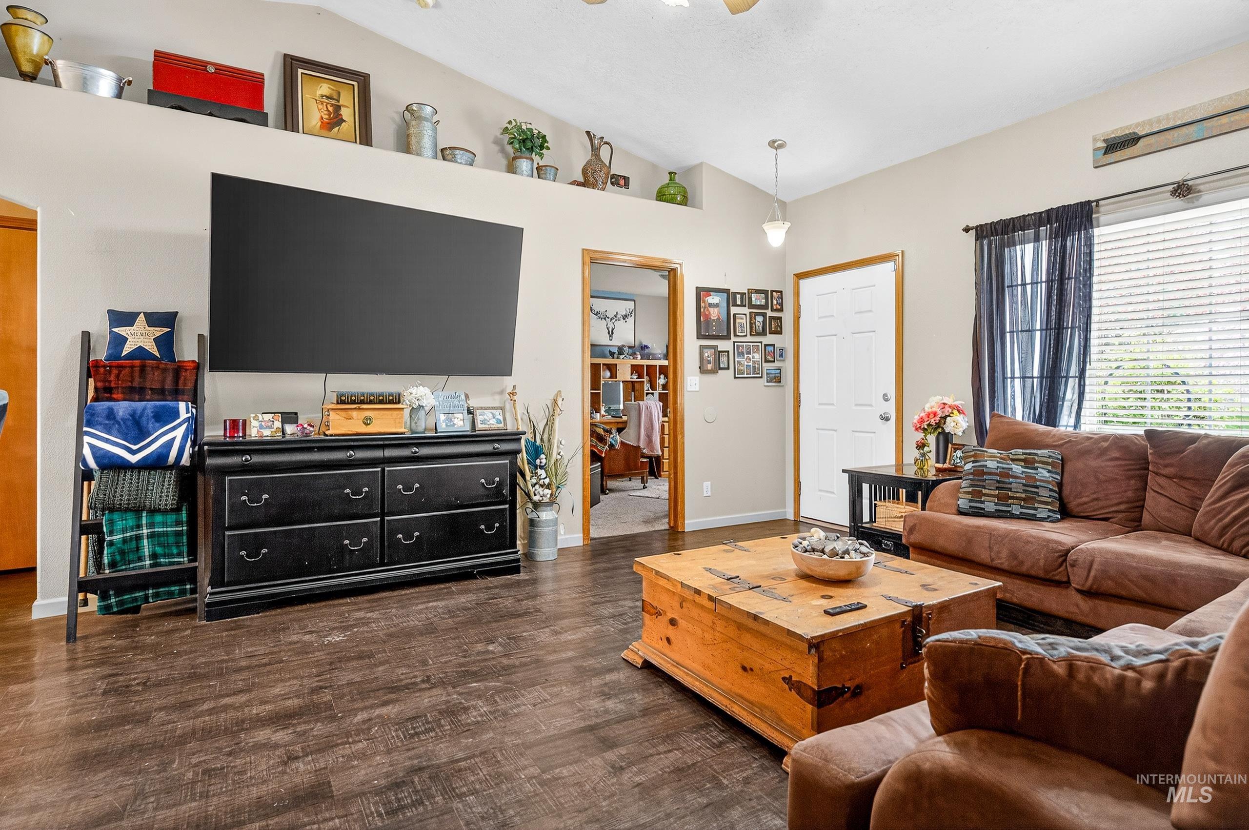 802 Bradford Ct., Caldwell, Idaho 83605, 5 Bedrooms, 2 Bathrooms, Residential For Sale, Price $339,900,MLS 98980772