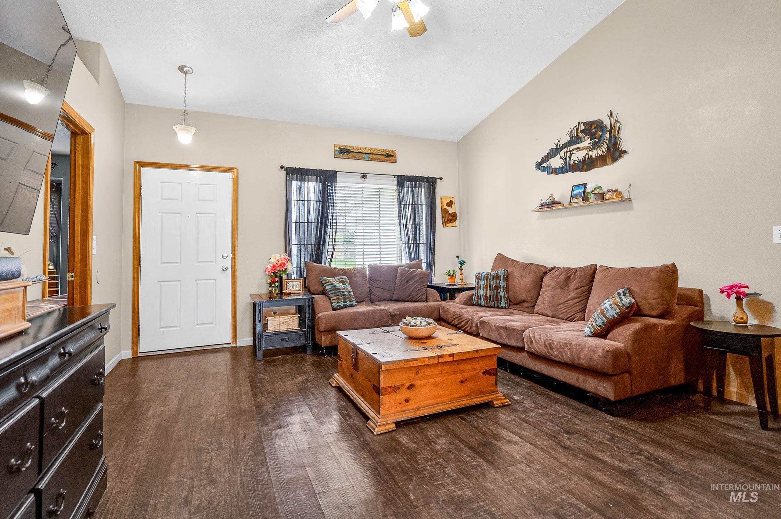 802 Bradford Ct., Caldwell, Idaho 83605, 5 Bedrooms, 2 Bathrooms, Residential For Sale, Price $339,900,MLS 98980772