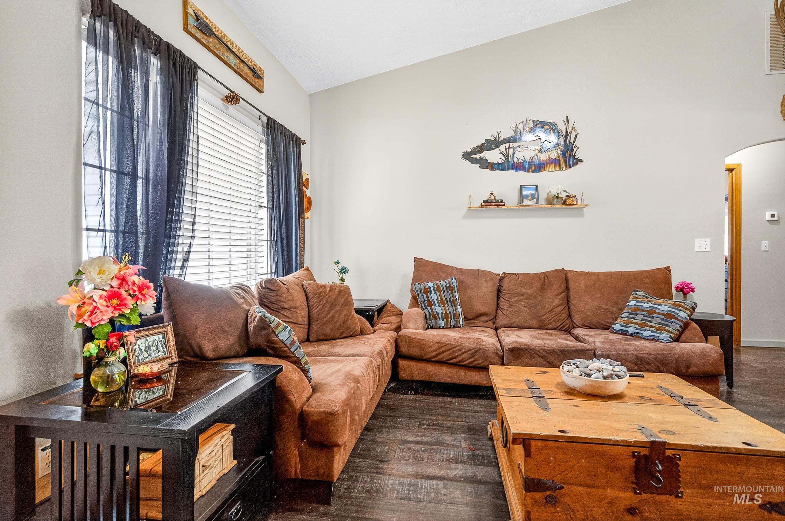 802 Bradford Ct., Caldwell, Idaho 83605, 5 Bedrooms, 2 Bathrooms, Residential For Sale, Price $339,900,MLS 98980772