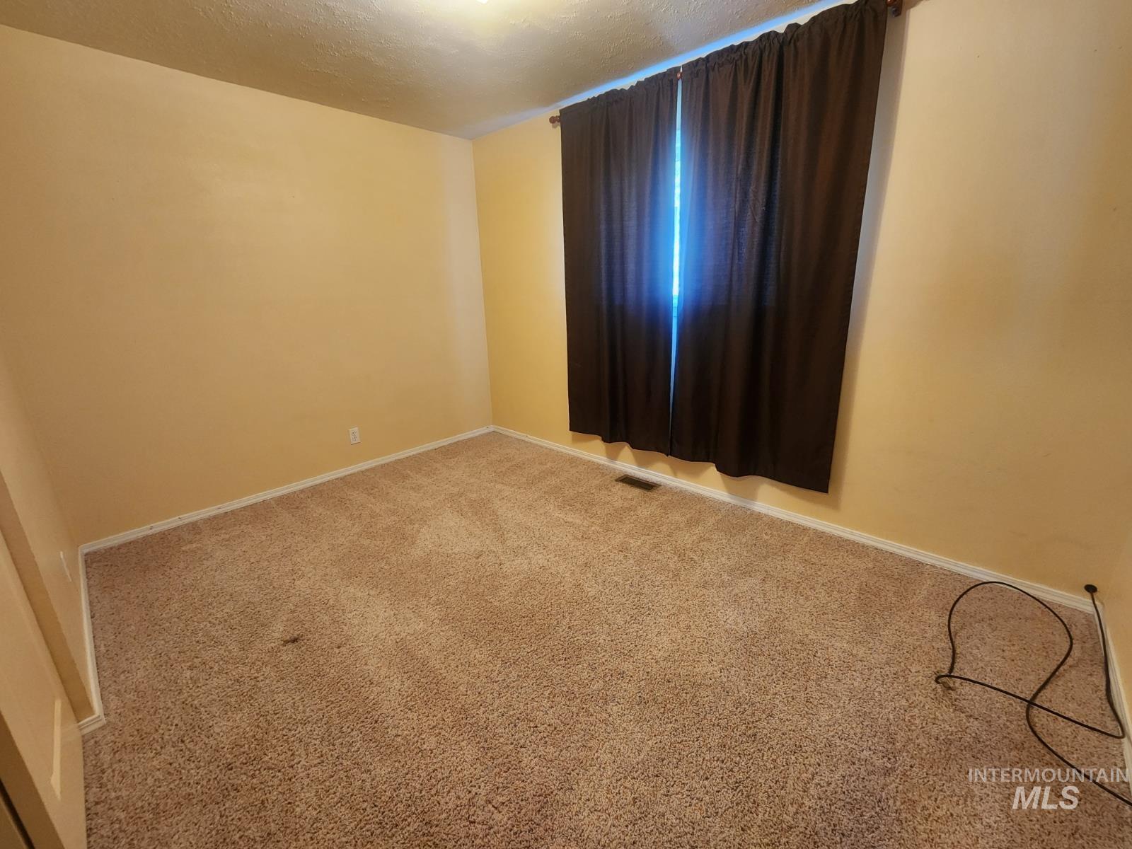 23509 Hwy 201, Nyssa, Oregon 97913, 3 Bedrooms, 2 Bathrooms, Residential For Sale, Price $305,000,MLS 98980774