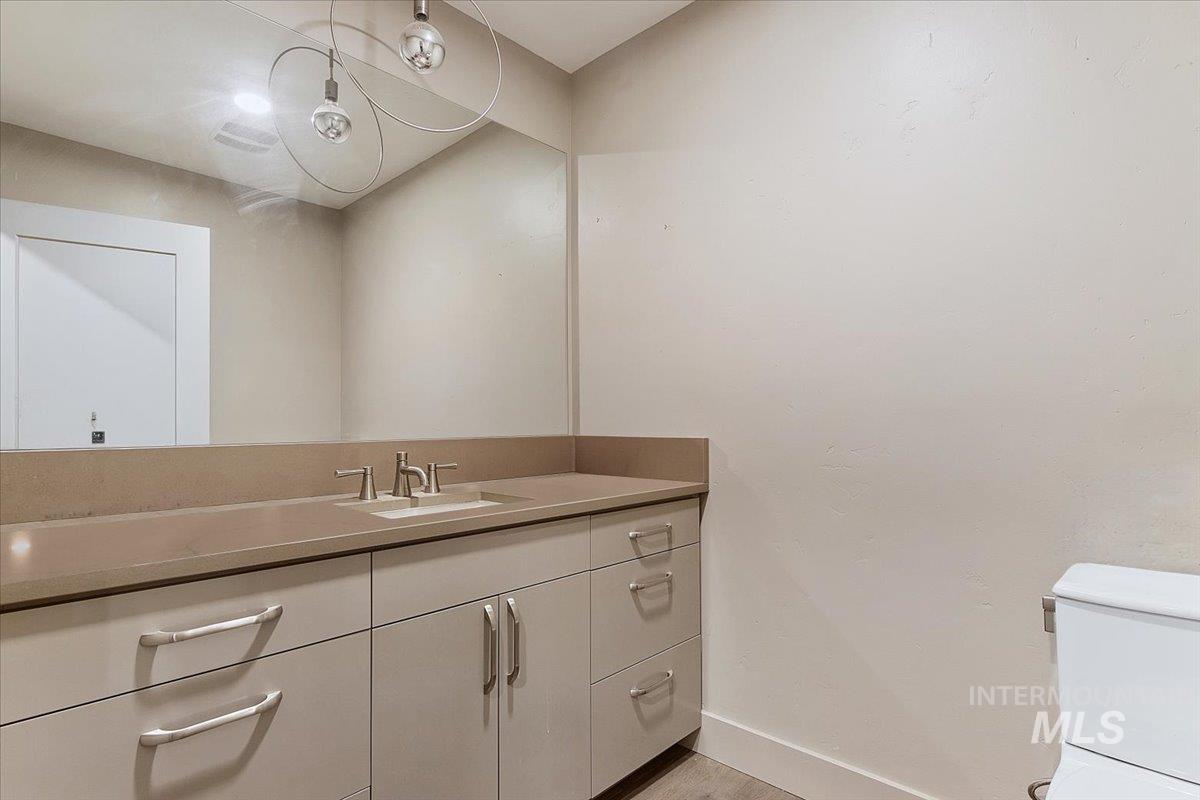 611 S 8th Street, Unit 111, Boise, Idaho 83702, 1 Bedroom, 1.5 Bathrooms, Residential For Sale, Price $585,000, 98980775
