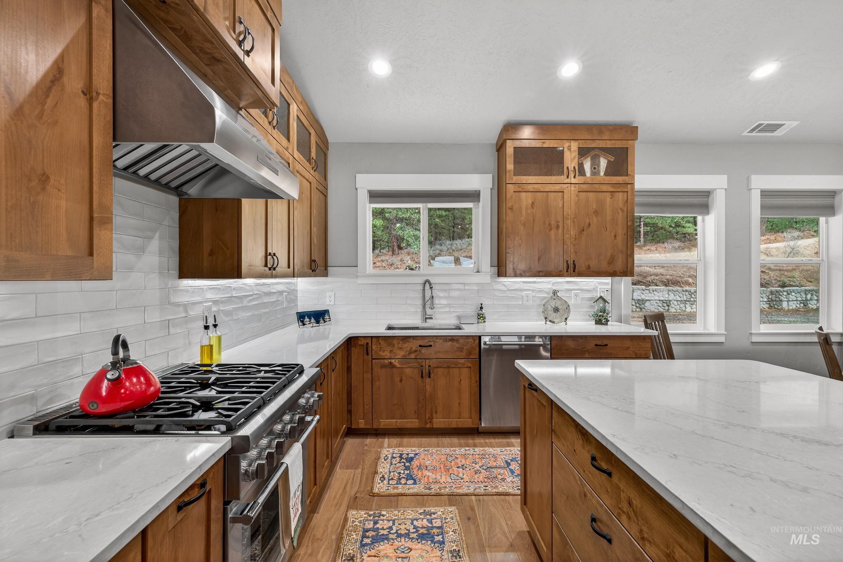 10191 Timberrim Drive, Cascade, Idaho 83611, 3 Bedrooms, 2 Bathrooms, Residential For Sale, Price $889,000, 98980776