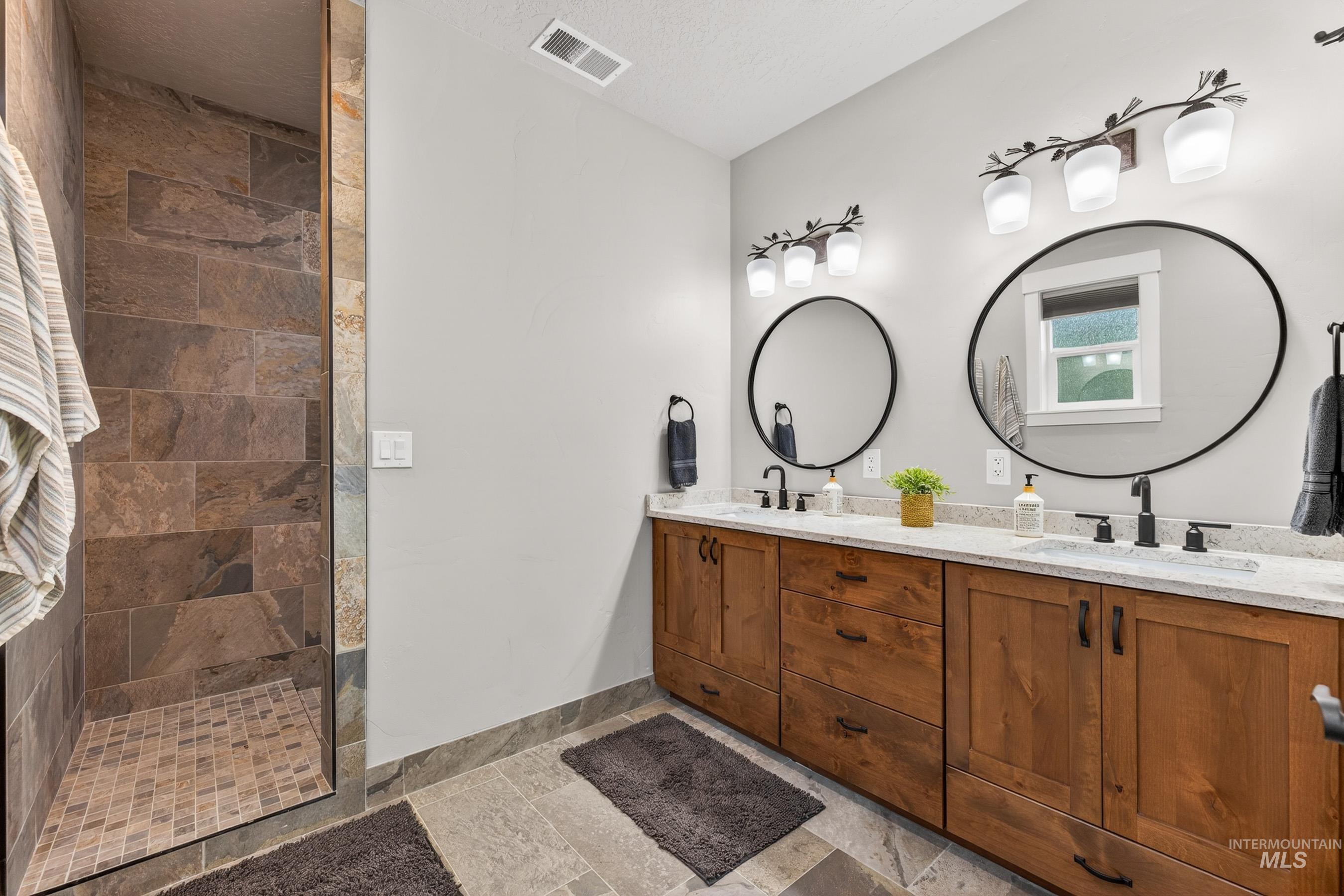 10191 Timberrim Drive, Cascade, Idaho 83611, 3 Bedrooms, 2 Bathrooms, Residential For Sale, Price $959,000, 98980776