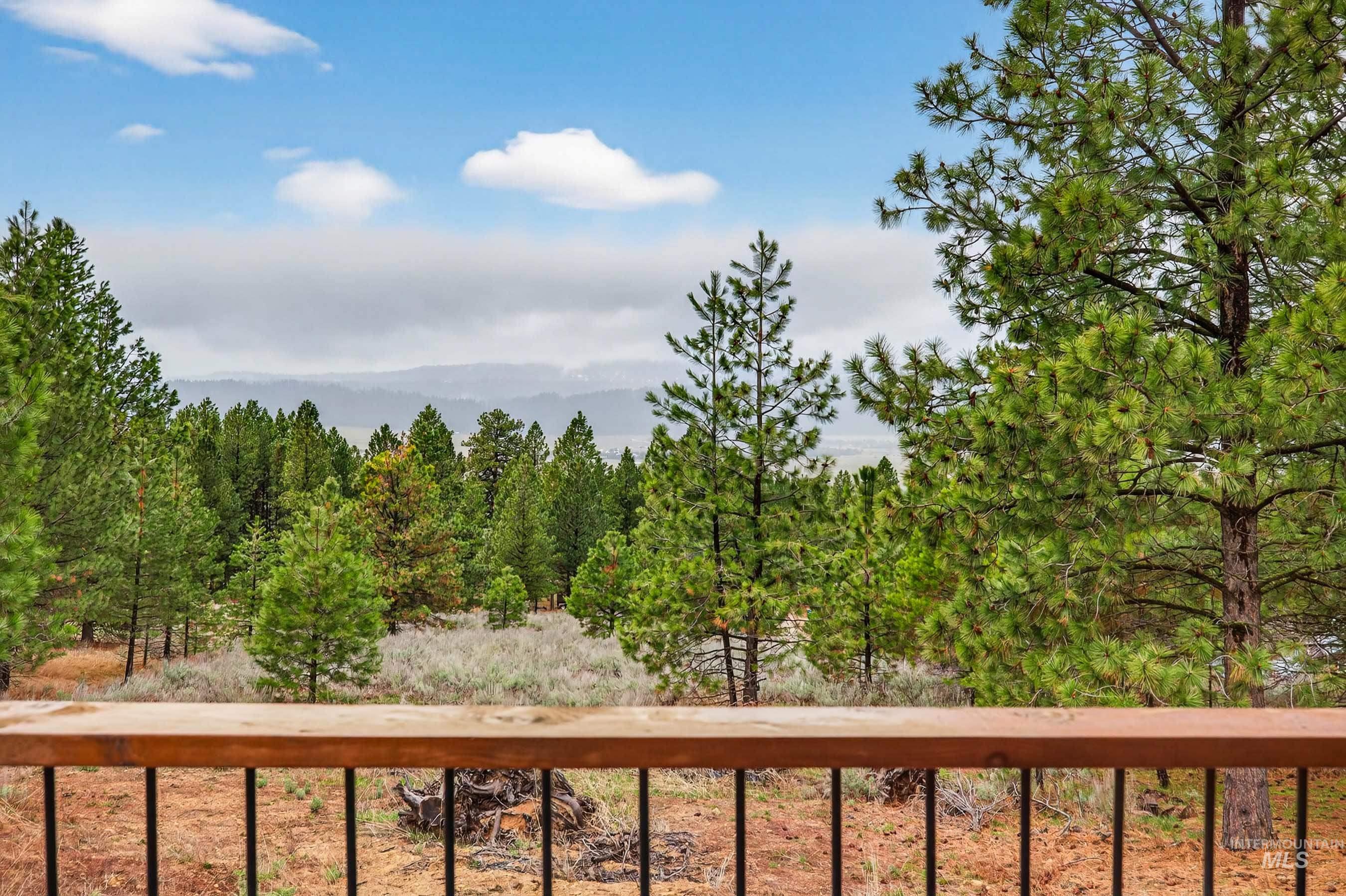 10191 Timberrim Drive, Cascade, Idaho 83611, 3 Bedrooms, 2 Bathrooms, Residential For Sale, Price $959,000, 98980776