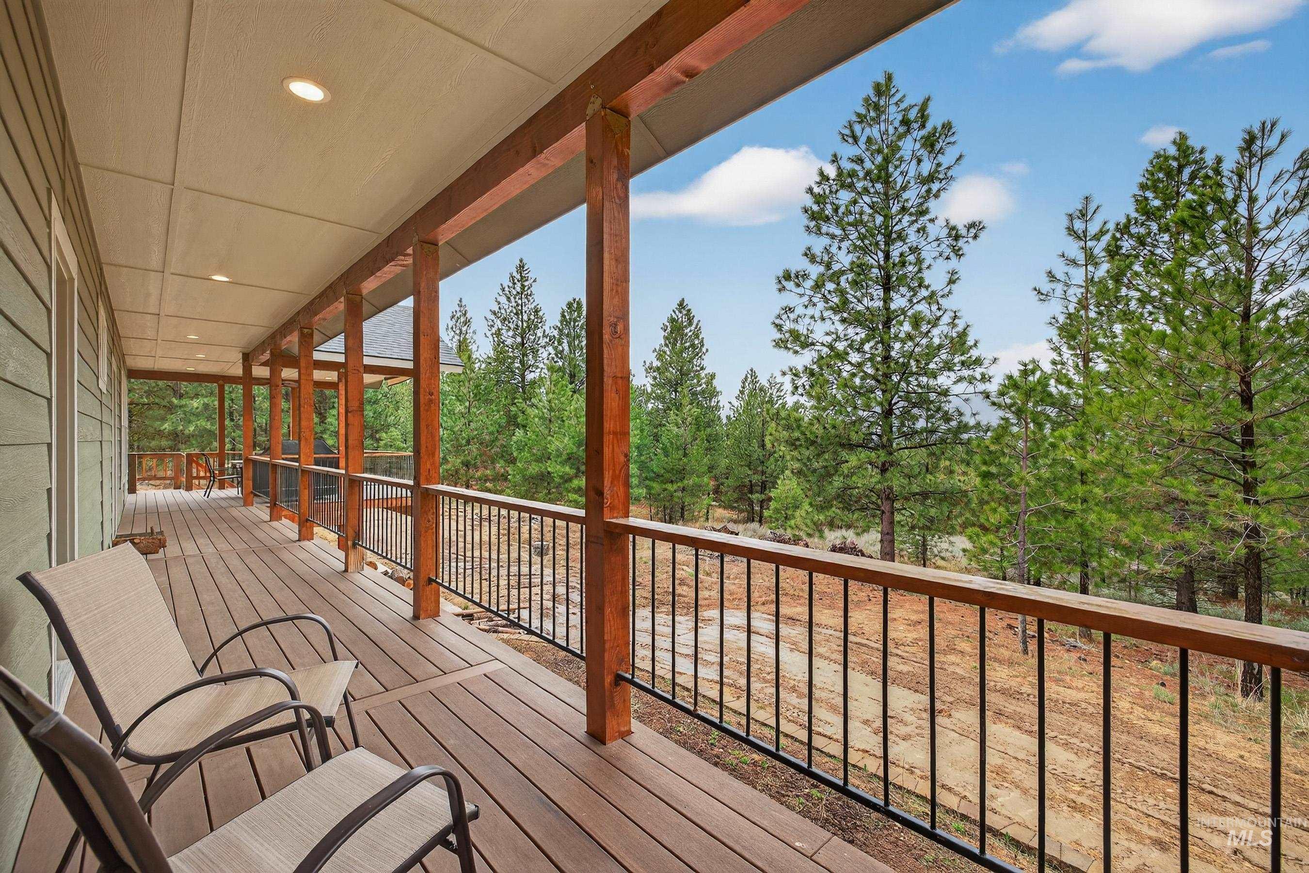 10191 Timberrim Drive, Cascade, Idaho 83611, 3 Bedrooms, 2 Bathrooms, Residential For Sale, Price $959,000, 98980776