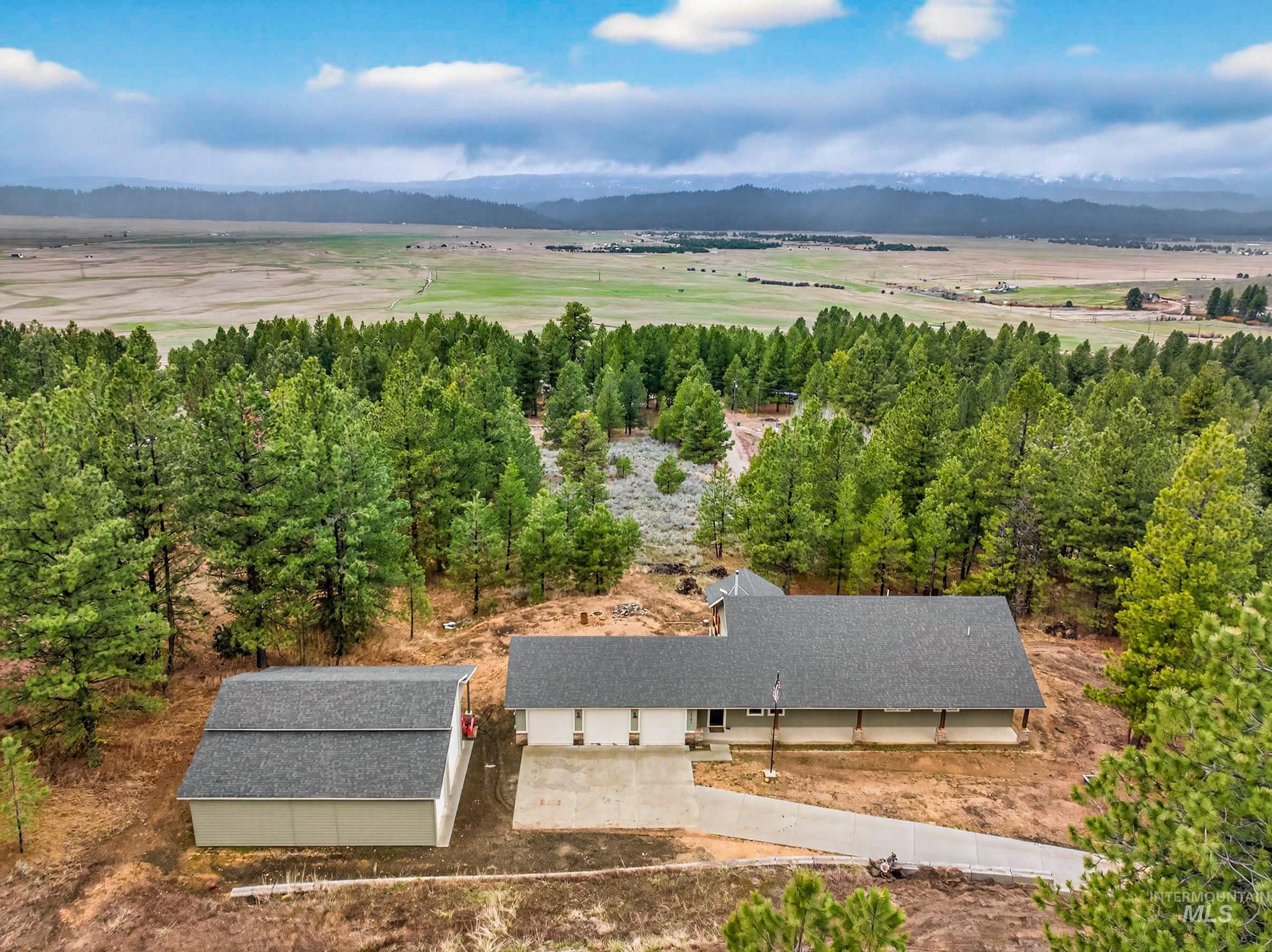 10191 Timberrim Drive, Cascade, Idaho 83611, 3 Bedrooms, 2 Bathrooms, Residential For Sale, Price $959,000, 98980776