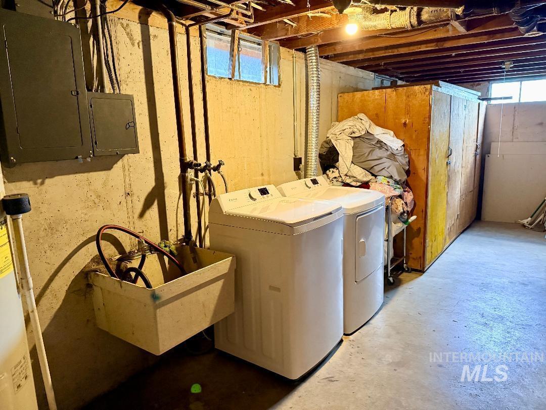 402 Cedar Dr, Pierce, Idaho 83546-5003, 3 Bedrooms, 2 Bathrooms, Residential For Sale, Price $250,000,MLS 98980783