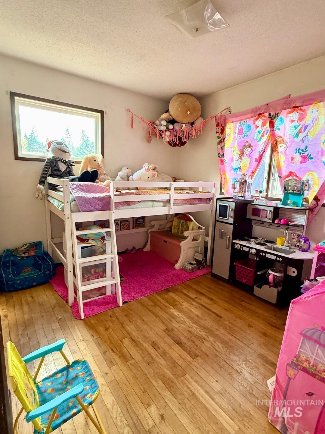 402 Cedar Dr, Pierce, Idaho 83546-5003, 3 Bedrooms, 2 Bathrooms, Residential For Sale, Price $250,000,MLS 98980783