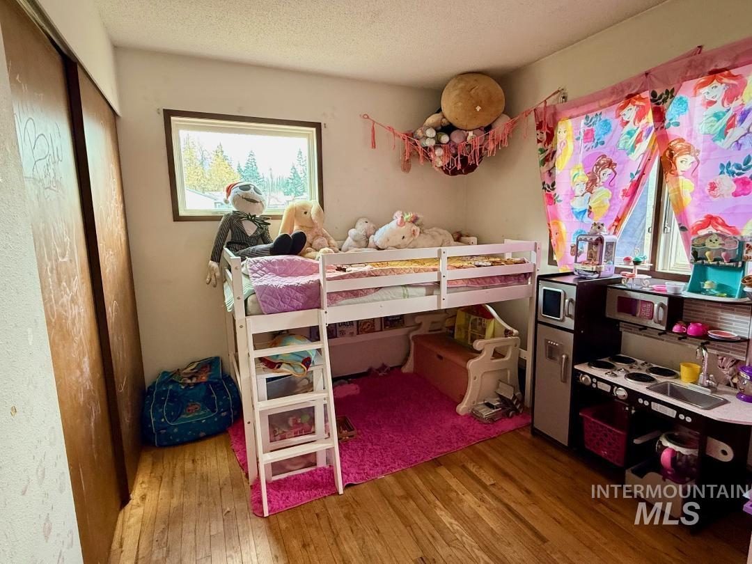 402 Cedar Dr, Pierce, Idaho 83546-5003, 3 Bedrooms, 2 Bathrooms, Residential For Sale, Price $250,000,MLS 98980783