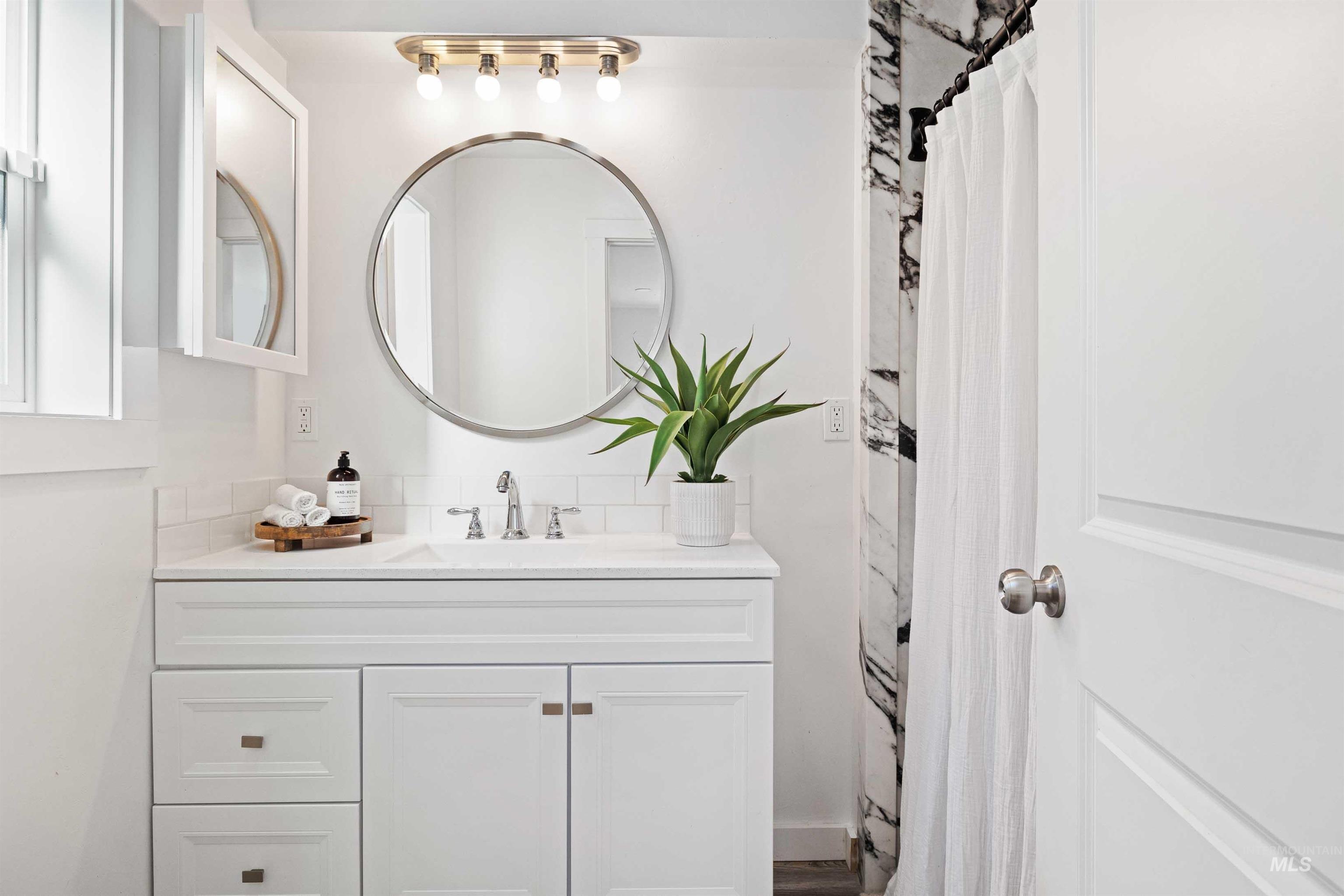 1201 California St, Gooding, Idaho 83330, 4 Bedrooms, 2 Bathrooms, Residential For Sale, Price $319,000, 98980784