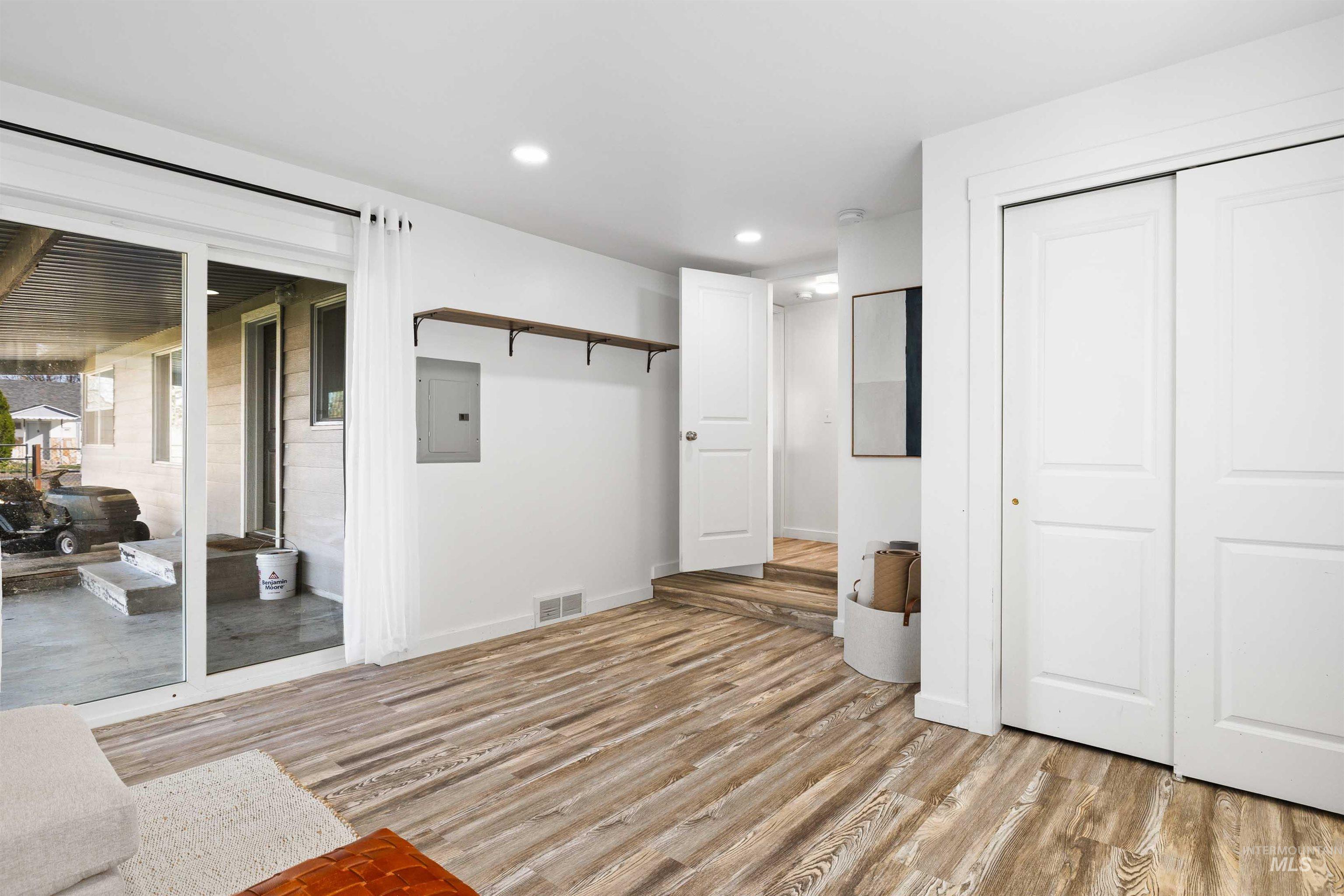 1201 California St, Gooding, Idaho 83330, 4 Bedrooms, 2 Bathrooms, Residential For Sale, Price $319,000, 98980784