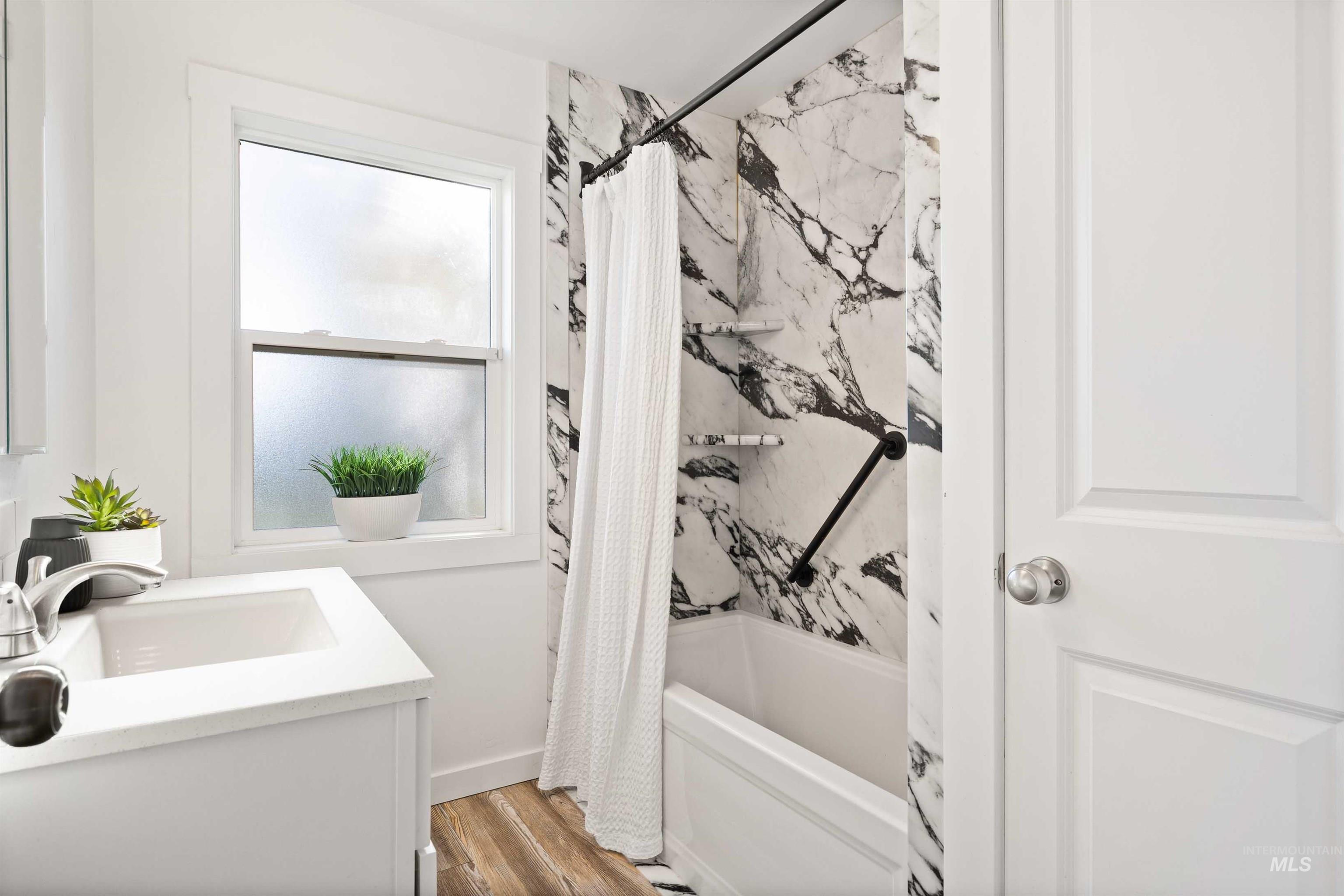 1201 California St, Gooding, Idaho 83330, 4 Bedrooms, 2 Bathrooms, Residential For Sale, Price $319,000, 98980784