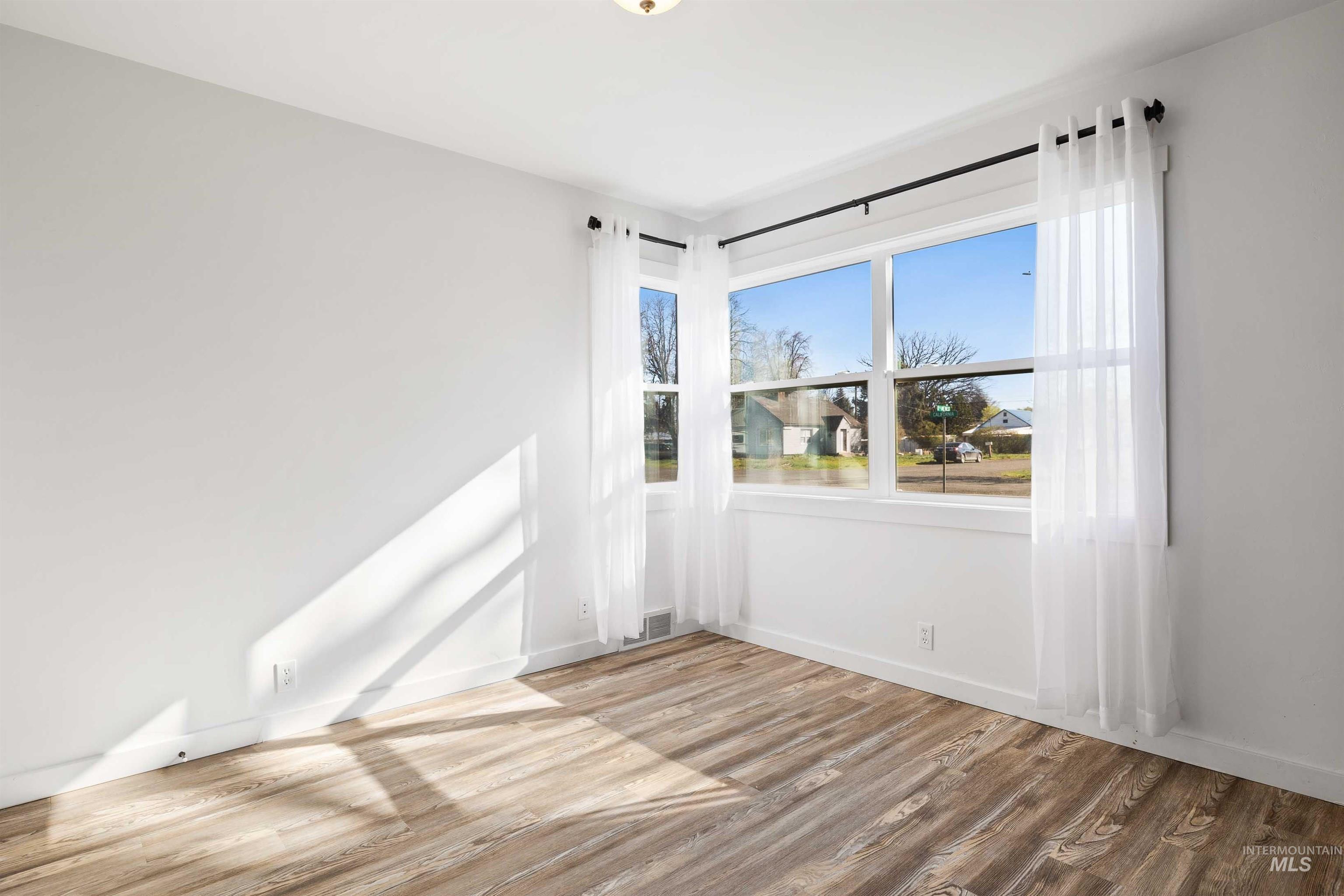 1201 California St, Gooding, Idaho 83330, 4 Bedrooms, 2 Bathrooms, Residential For Sale, Price $319,000, 98980784