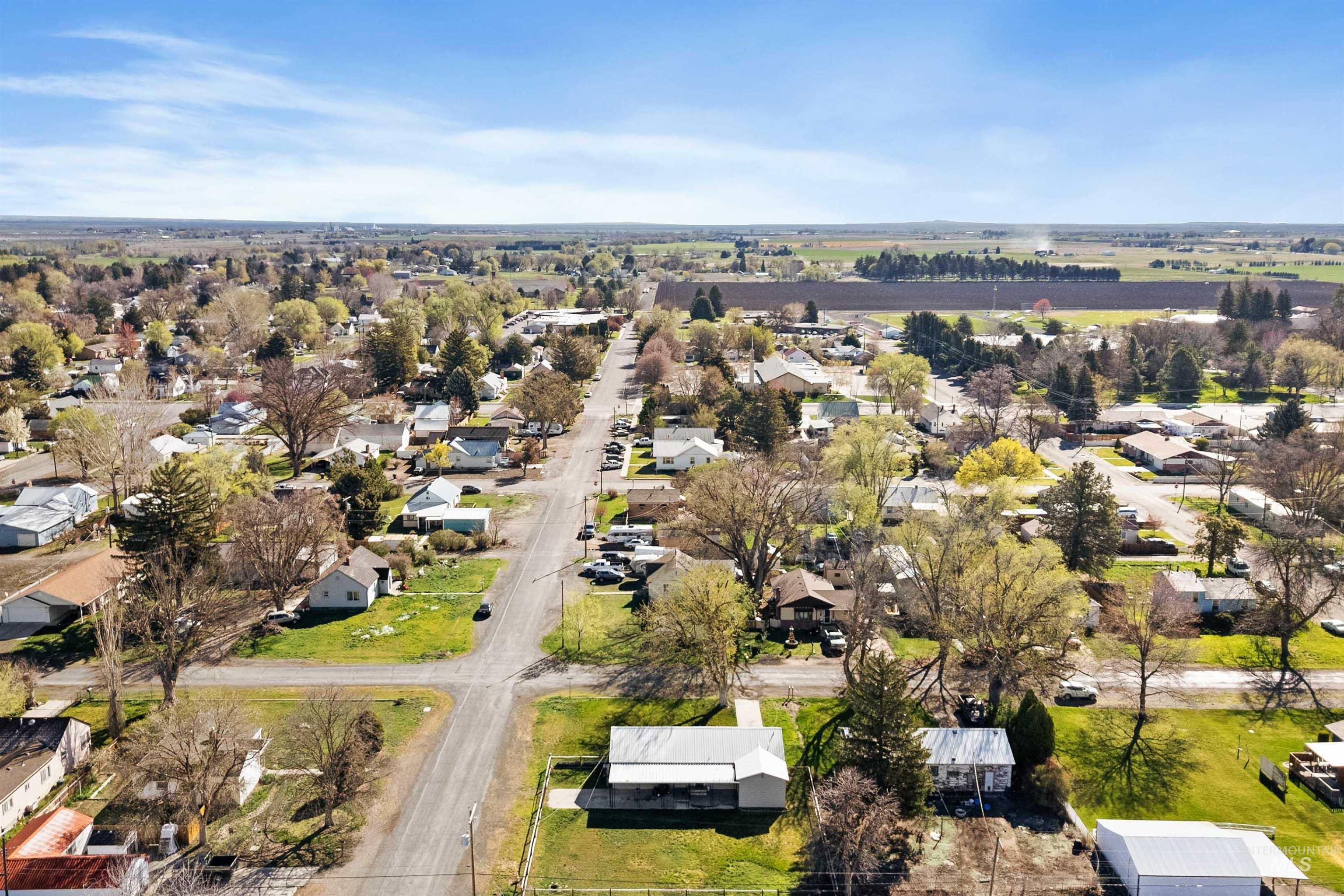 1201 California St, Gooding, Idaho 83330, 4 Bedrooms, 2 Bathrooms, Residential For Sale, Price $319,000, 98980784