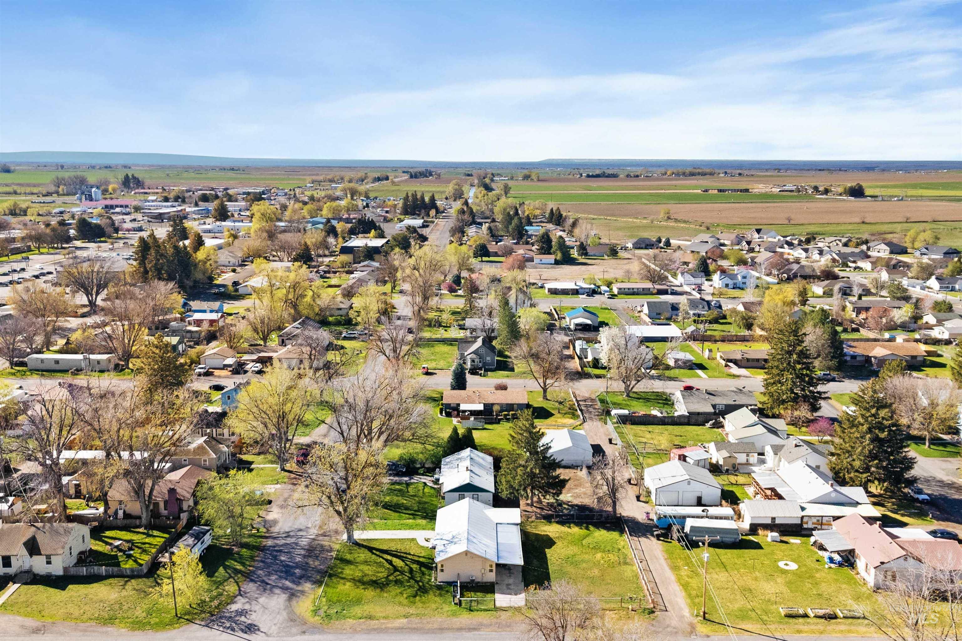 1201 California St, Gooding, Idaho 83330, 4 Bedrooms, 2 Bathrooms, Residential For Sale, Price $319,000, 98980784