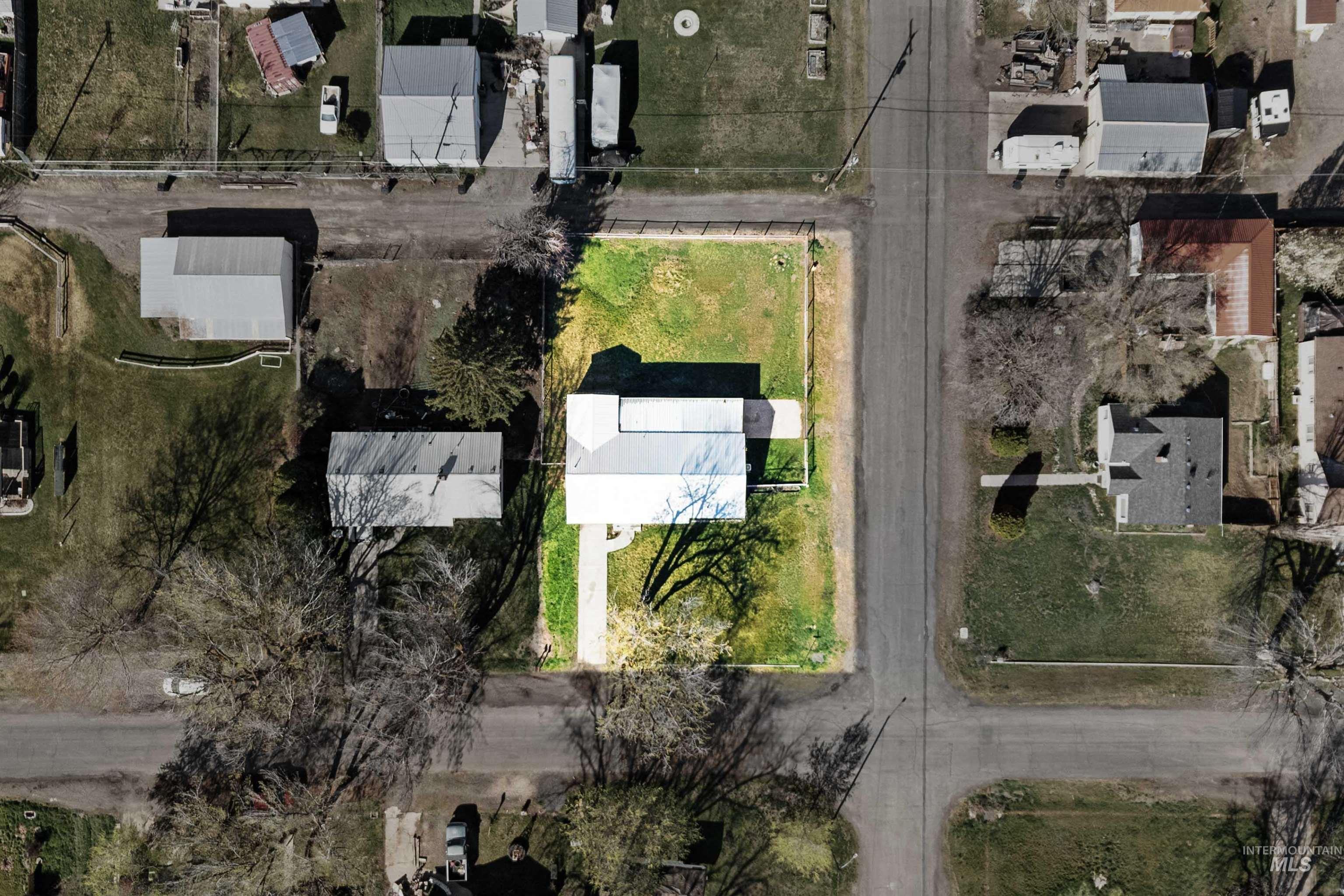 1201 California St, Gooding, Idaho 83330, 4 Bedrooms, 2 Bathrooms, Residential For Sale, Price $319,000, 98980784