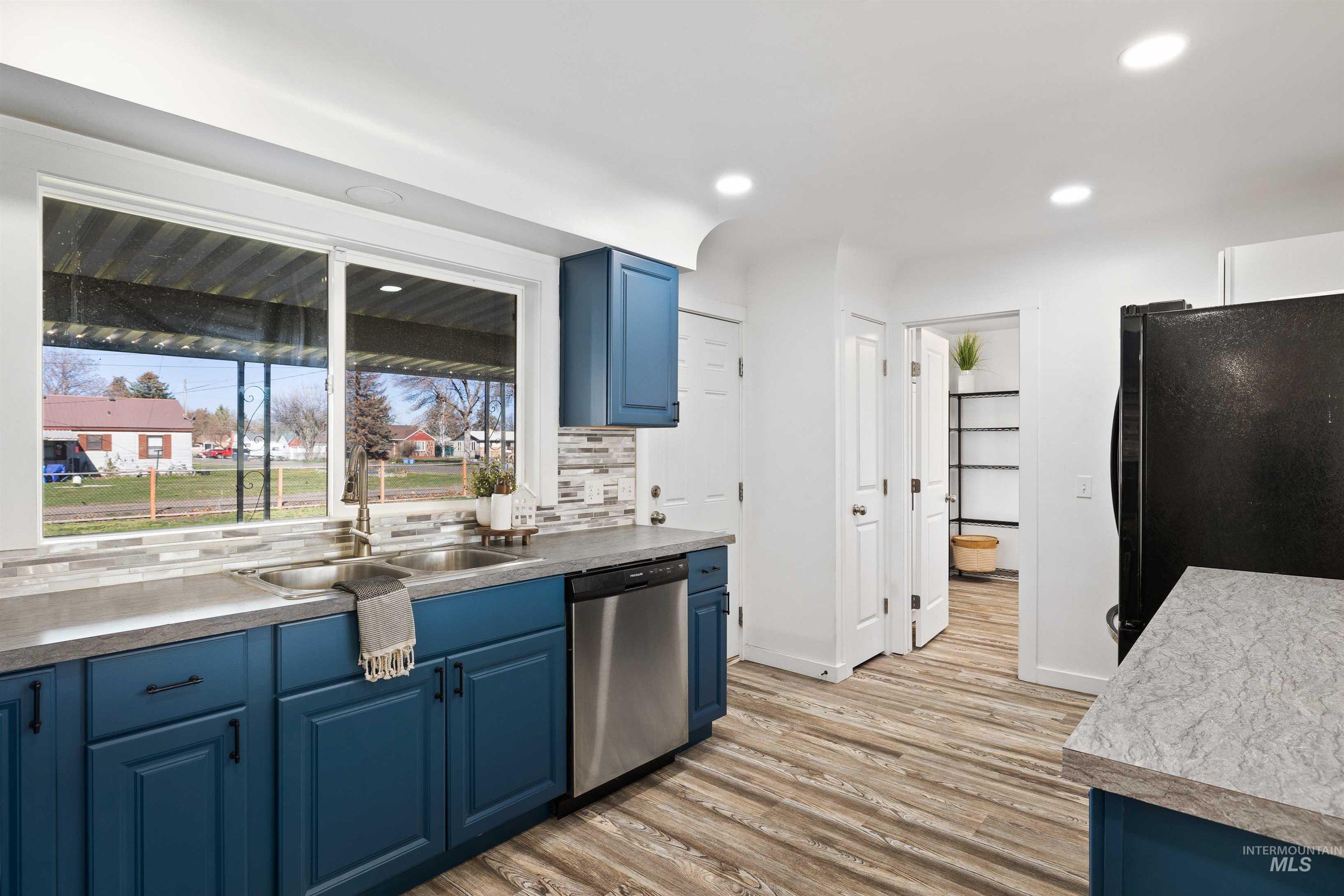 1201 California St, Gooding, Idaho 83330, 4 Bedrooms, 2 Bathrooms, Residential For Sale, Price $319,000, 98980784