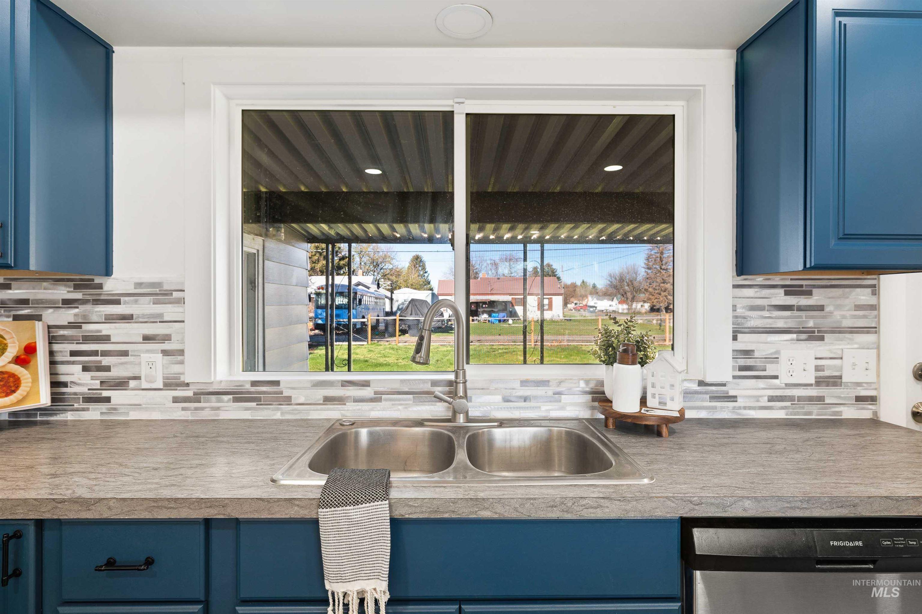 1201 California St, Gooding, Idaho 83330, 4 Bedrooms, 2 Bathrooms, Residential For Sale, Price $319,000, 98980784