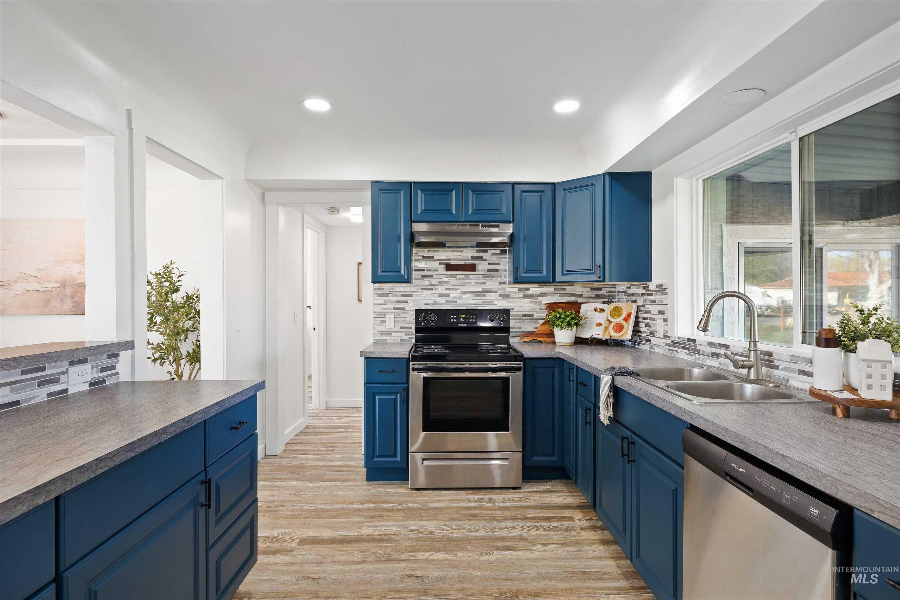 1201 California St, Gooding, Idaho 83330, 4 Bedrooms, 2 Bathrooms, Residential For Sale, Price $319,000, 98980784