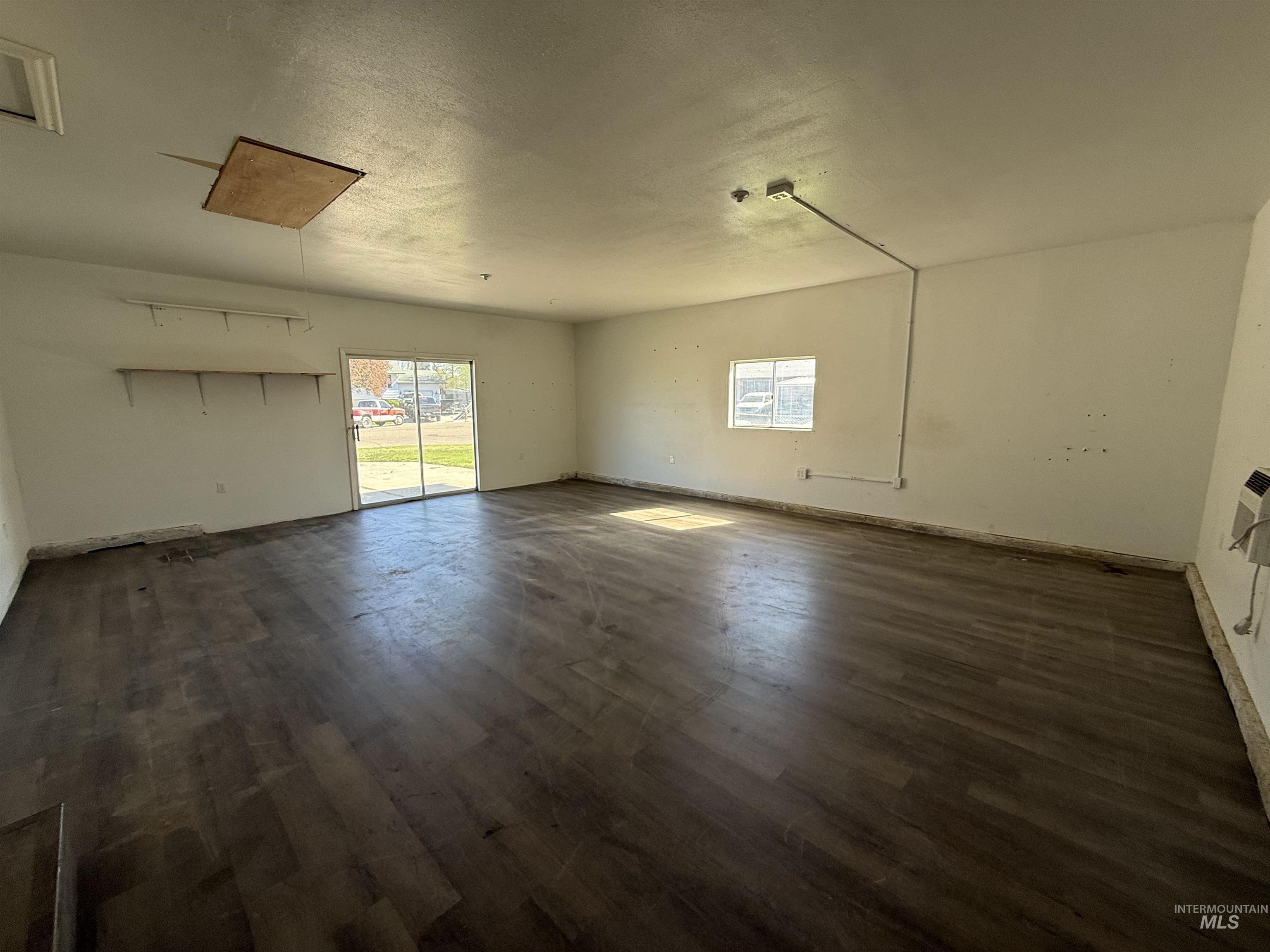 1203 Sweetwood Cir, Nampa, Idaho 83651, 3 Bedrooms, 1 Bathroom, Residential For Sale, Price $315,000, 98980788