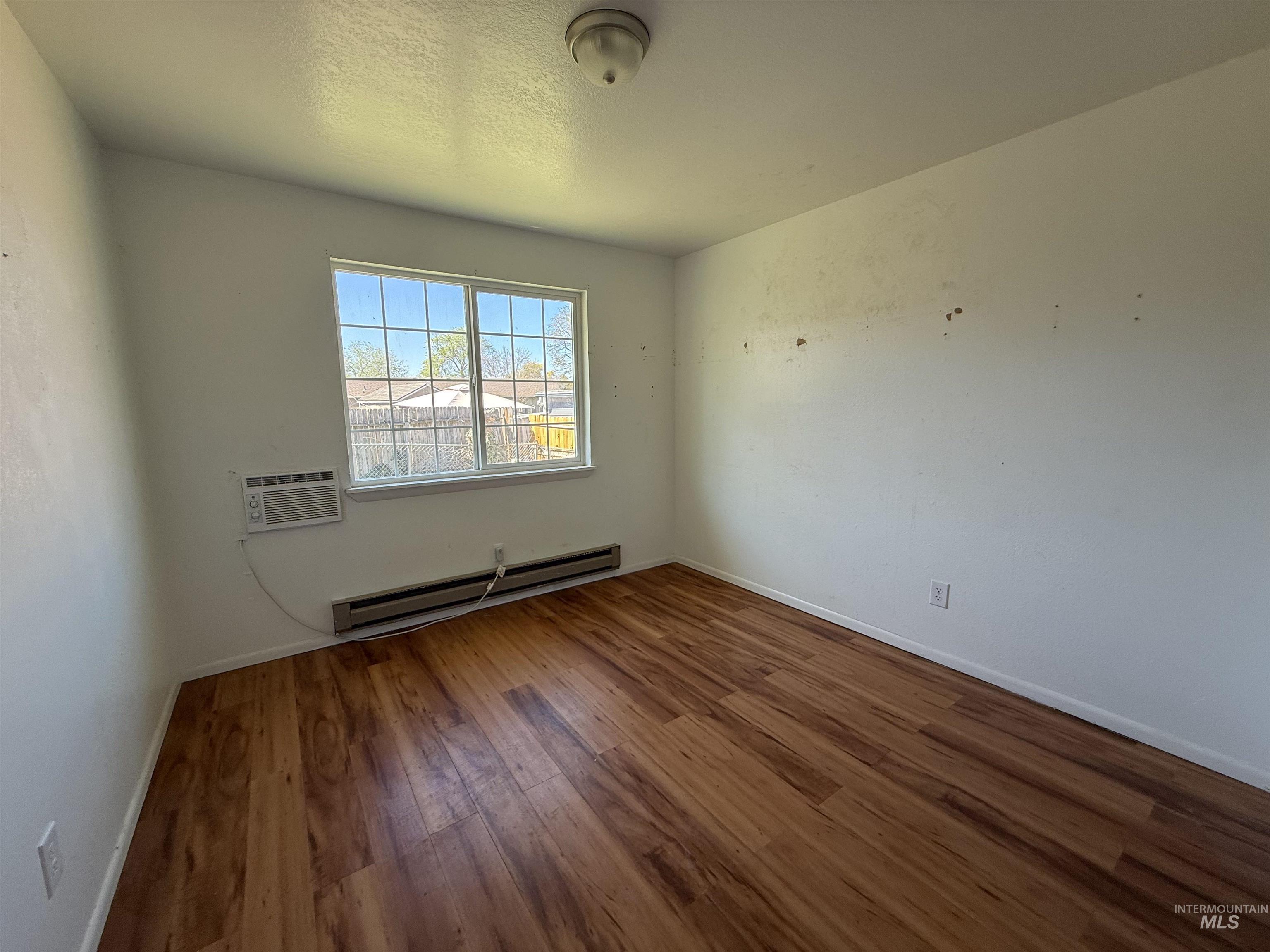 1203 Sweetwood Cir, Nampa, Idaho 83651, 3 Bedrooms, 1 Bathroom, Residential For Sale, Price $315,000, 98980788